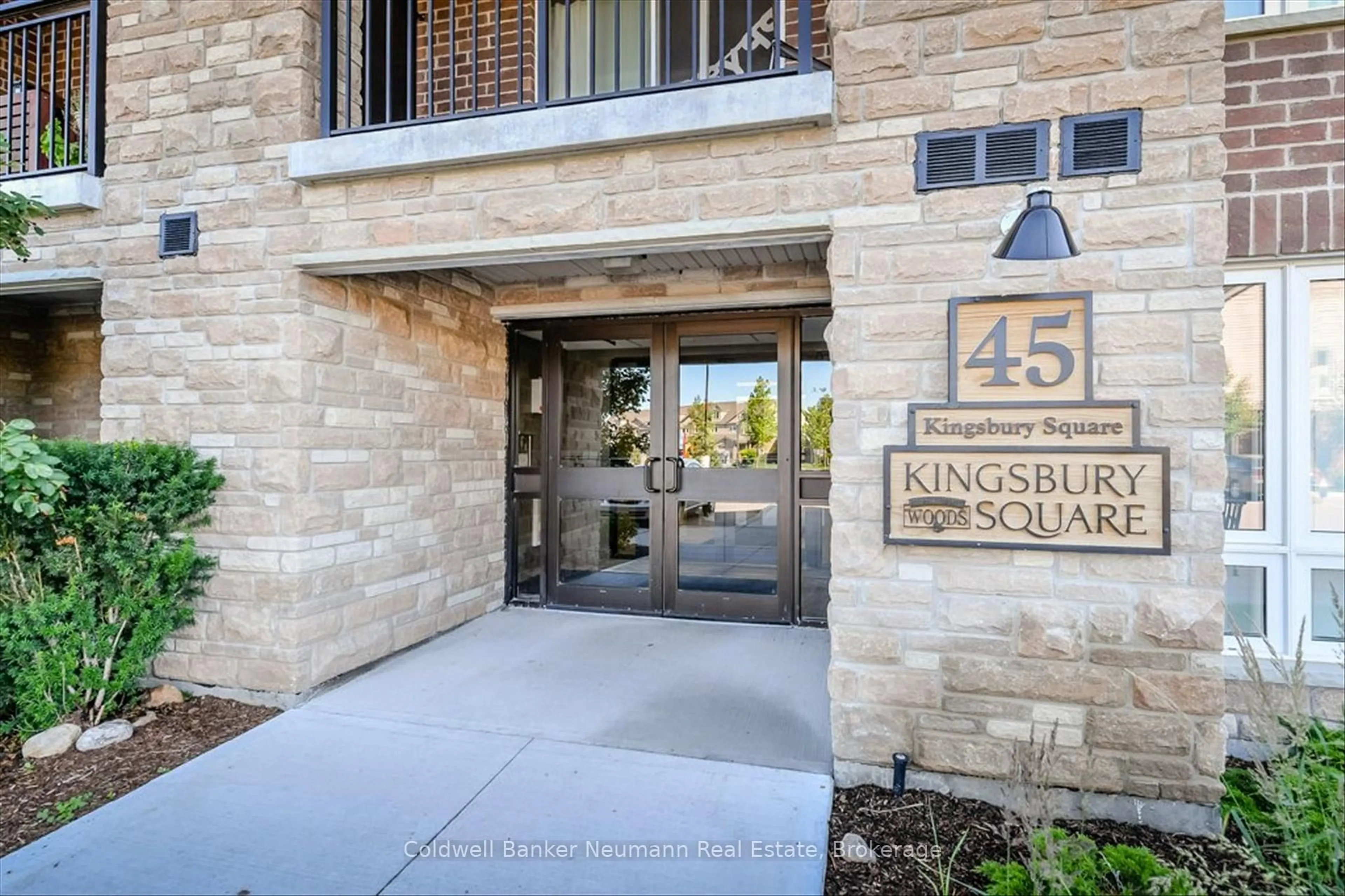 Indoor foyer for 45 Kingsbury Sq #213, Guelph Ontario N1L 0L2