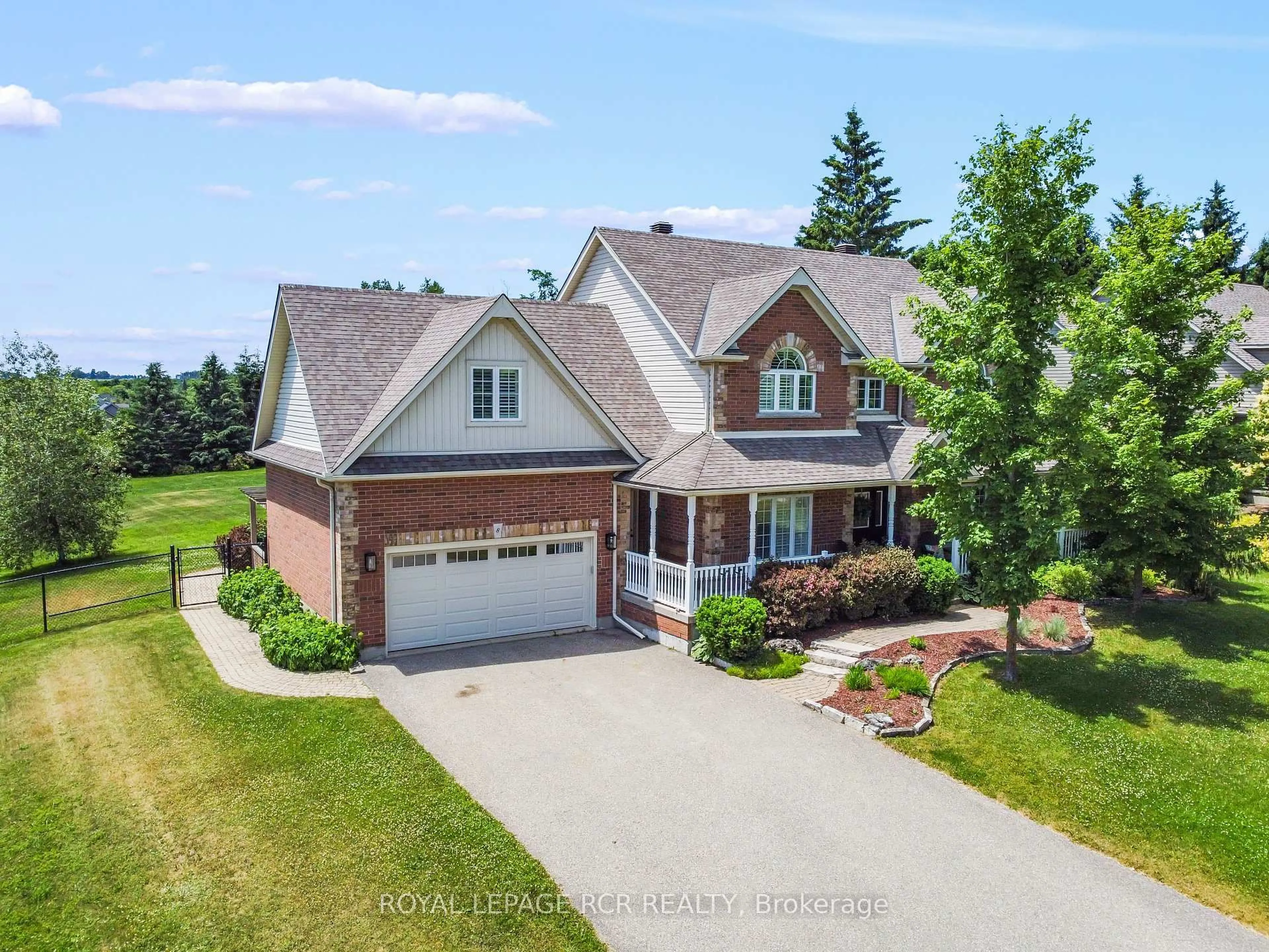 A pic from outside/outdoor area/front of a property/back of a property/a pic from drone, street for 8 Madill Dr, Mono Ontario L9W 6G3