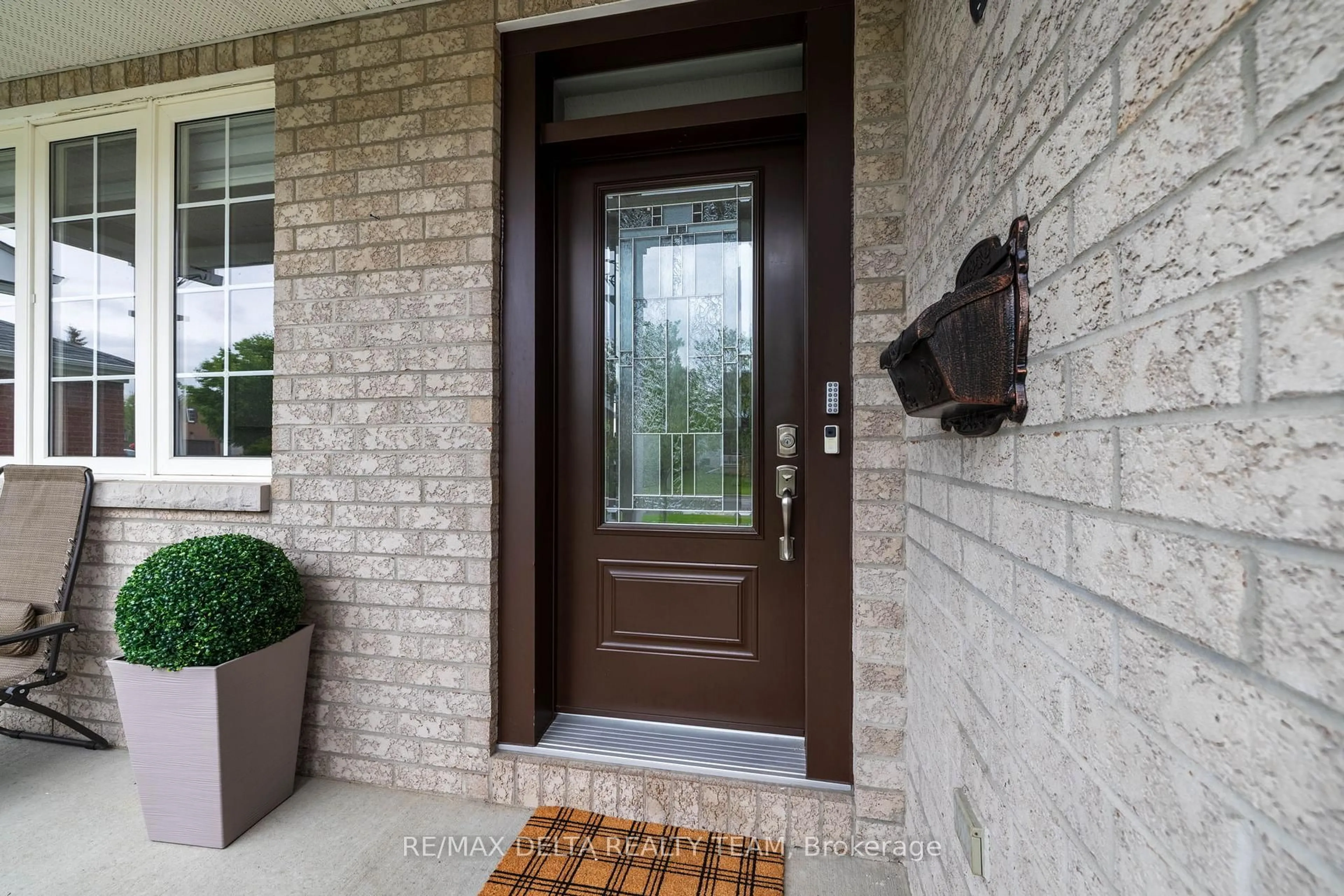 Indoor entryway for 1591 WINTERPORT Way, Ottawa Ontario K4A 4C2