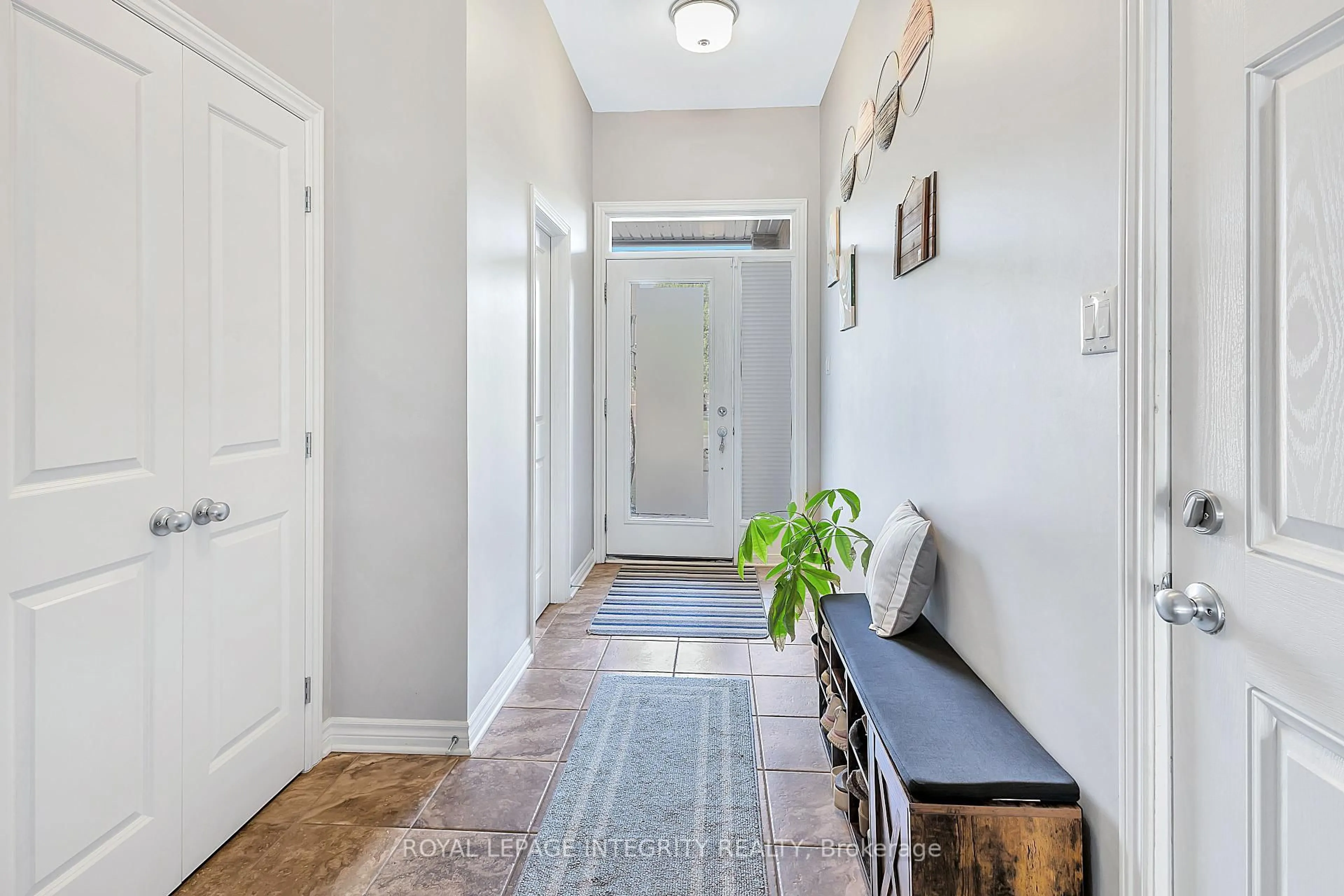 Indoor entryway for 313 Warmstone Dr, Stittsville Ontario K2S 0N9