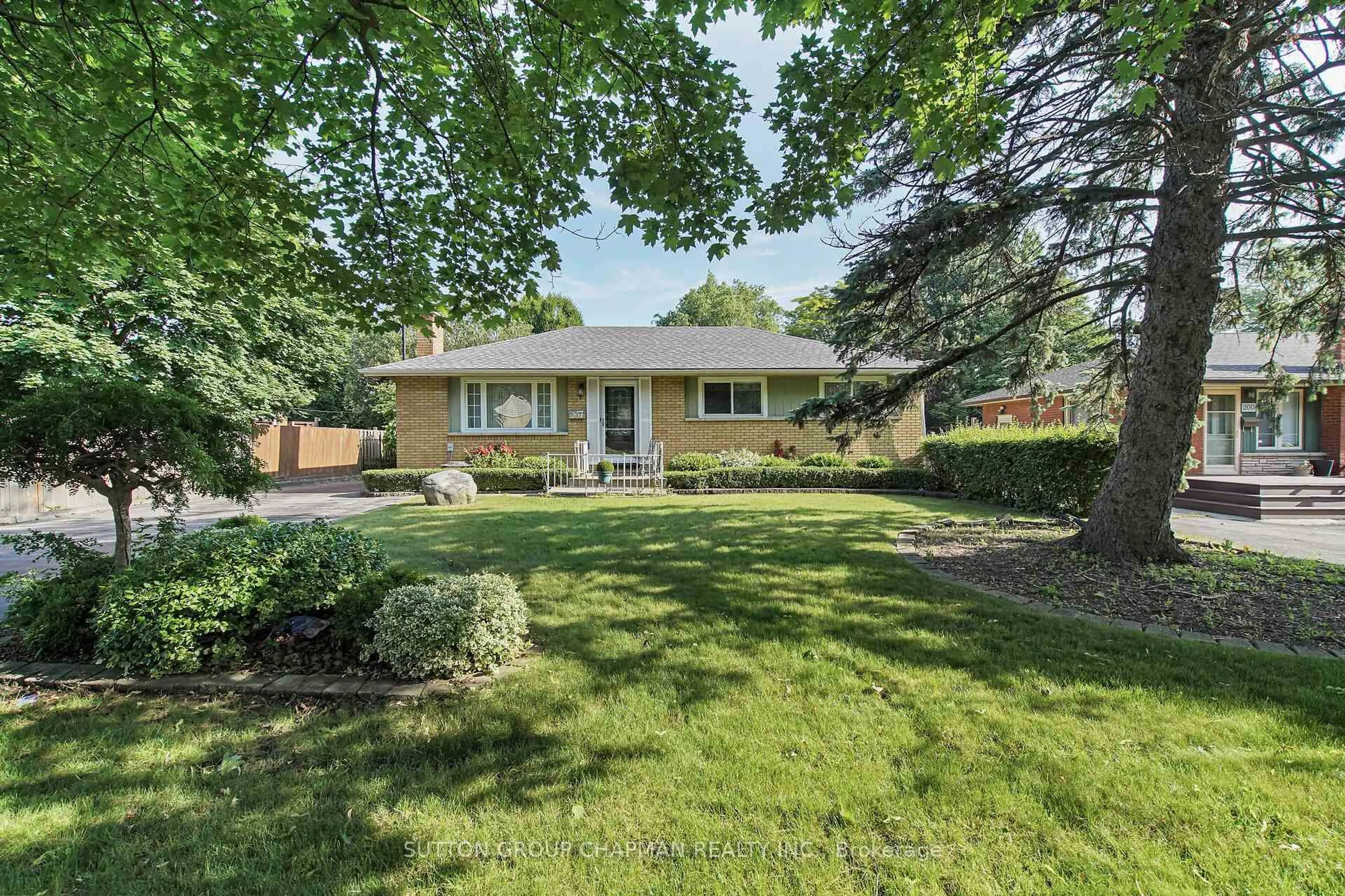 Unknown for 204 Gladman Ave, London South Ontario N6J 1X5