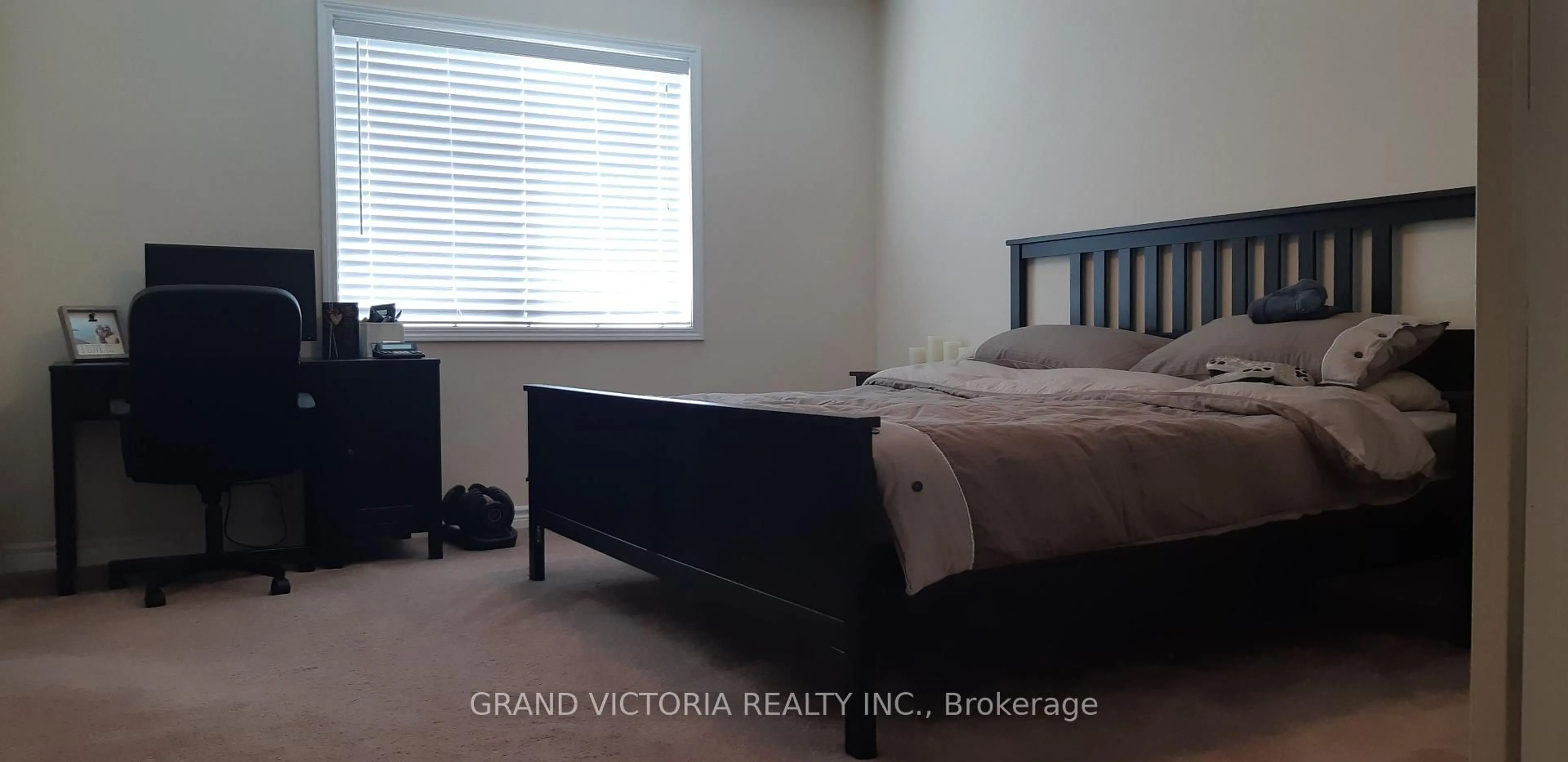 A pic of a room for 100 Mcmonies Dr, Hamilton Ontario L8B 0A6