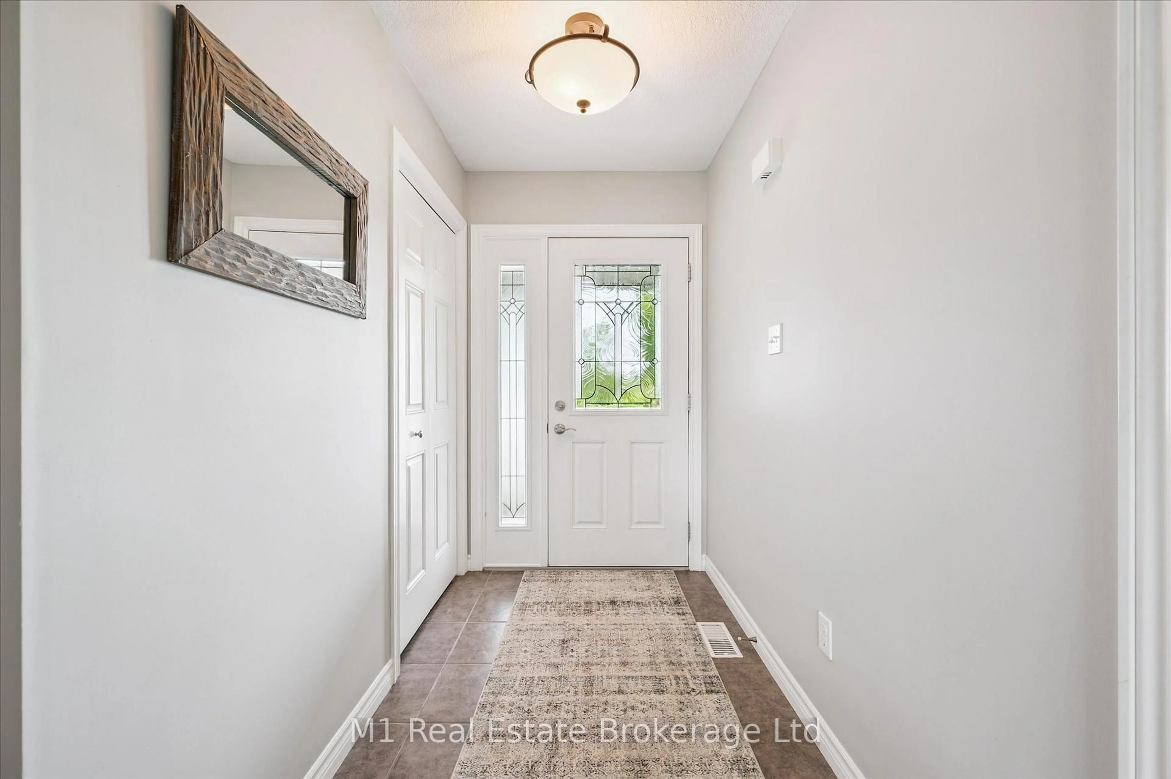 Indoor entryway for 79 Spencer Dr, Centre Wellington Ontario N0B 1S0
