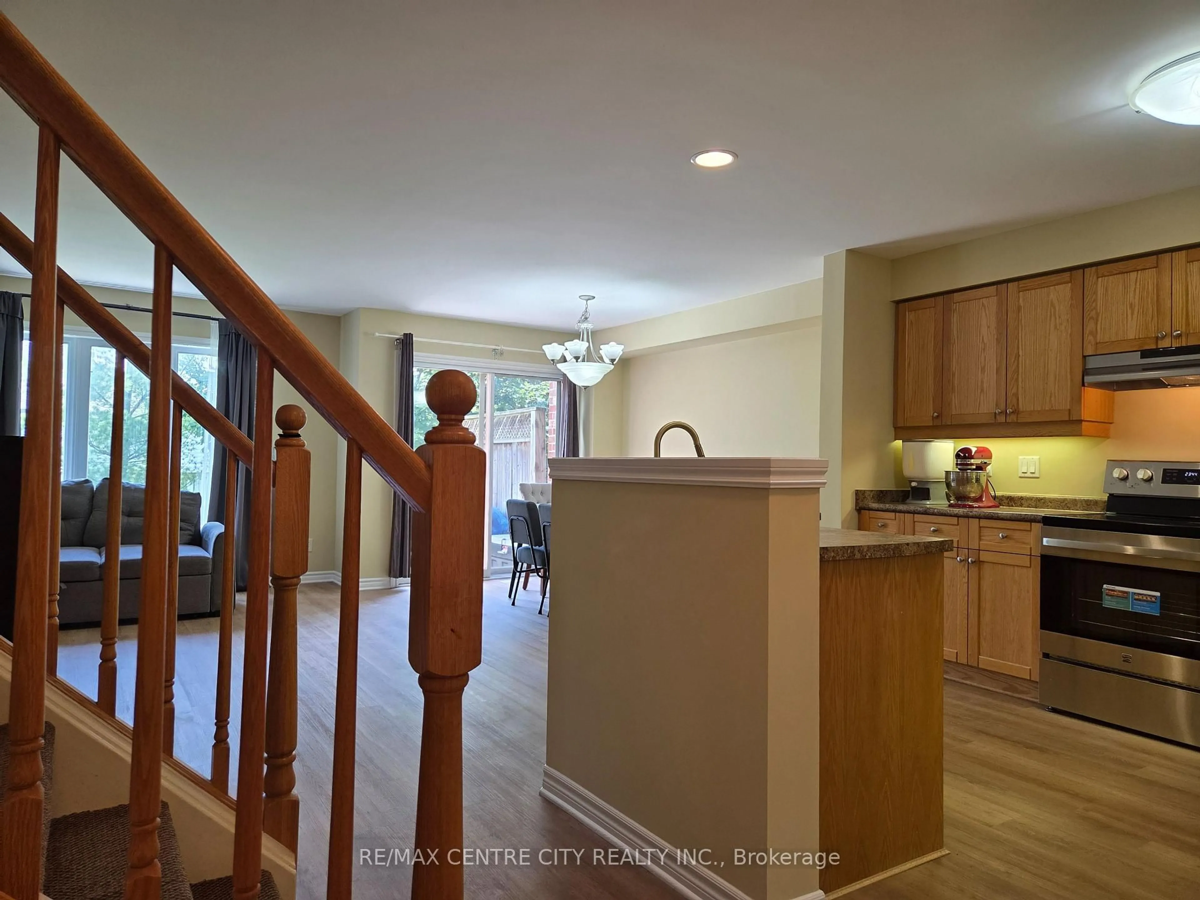 Open concept kitchen, unknown for 508 Sunnystone Rd #16, London North Ontario N5X 4R5