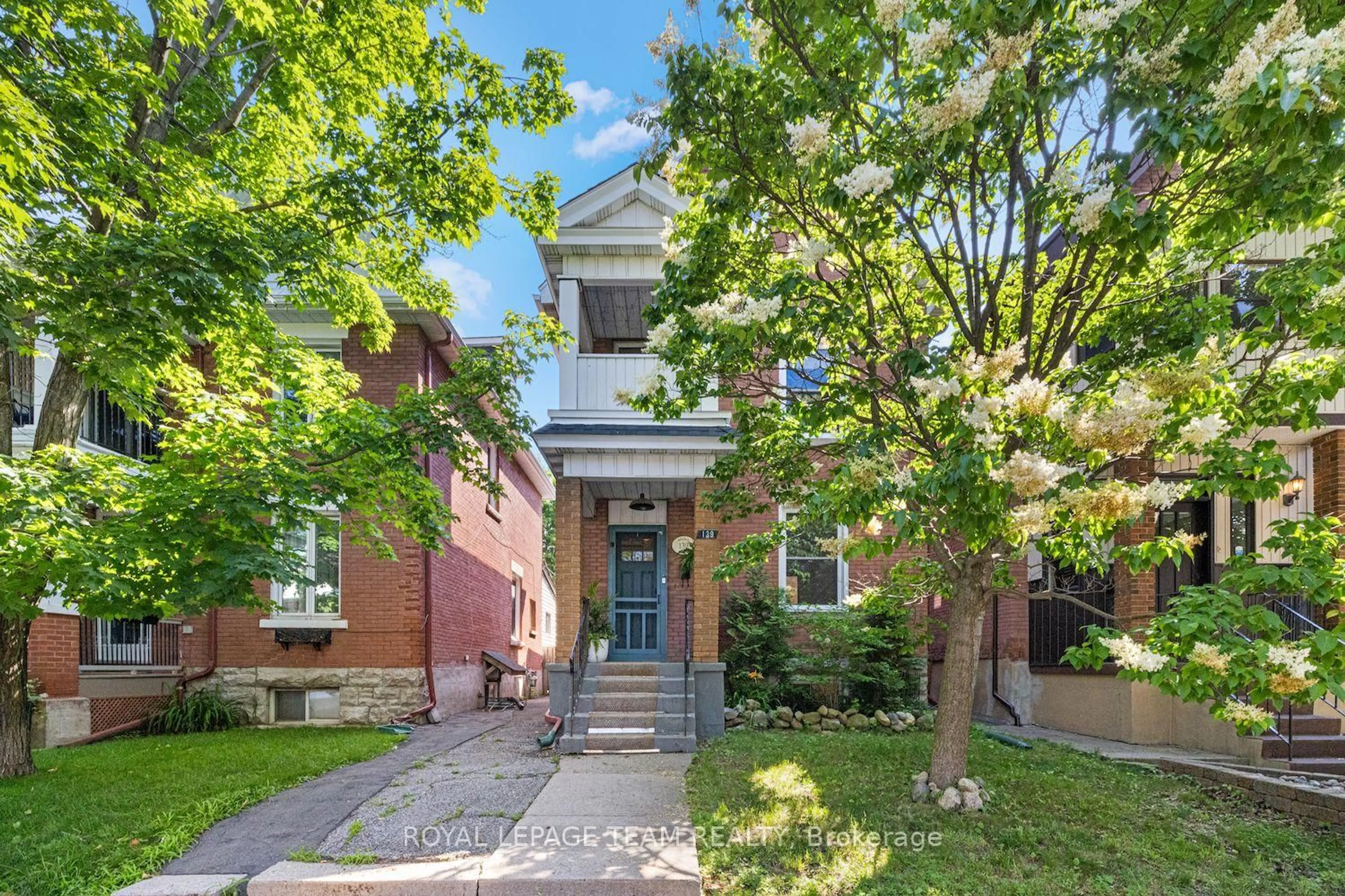 Home with brick exterior material, street for 139 SPADINA Ave, Ottawa Ontario K1Y 2C2
