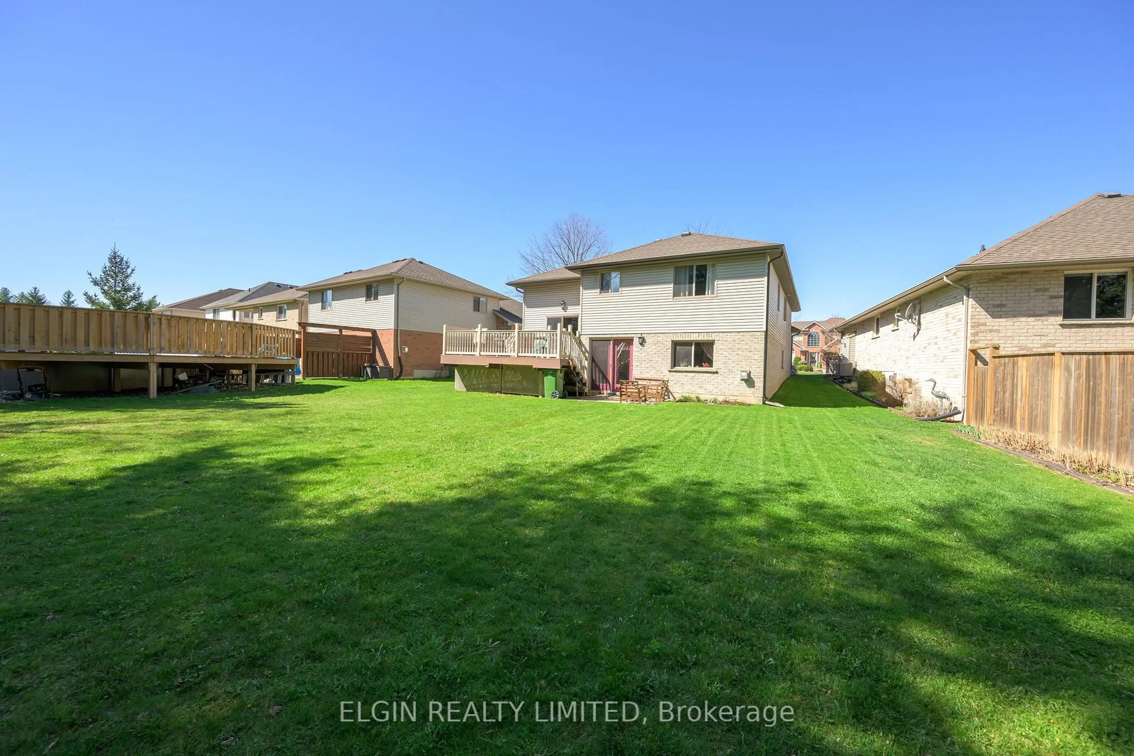 Unknown for 13 Warbler Hts, St. Thomas Ontario N5R 6J4
