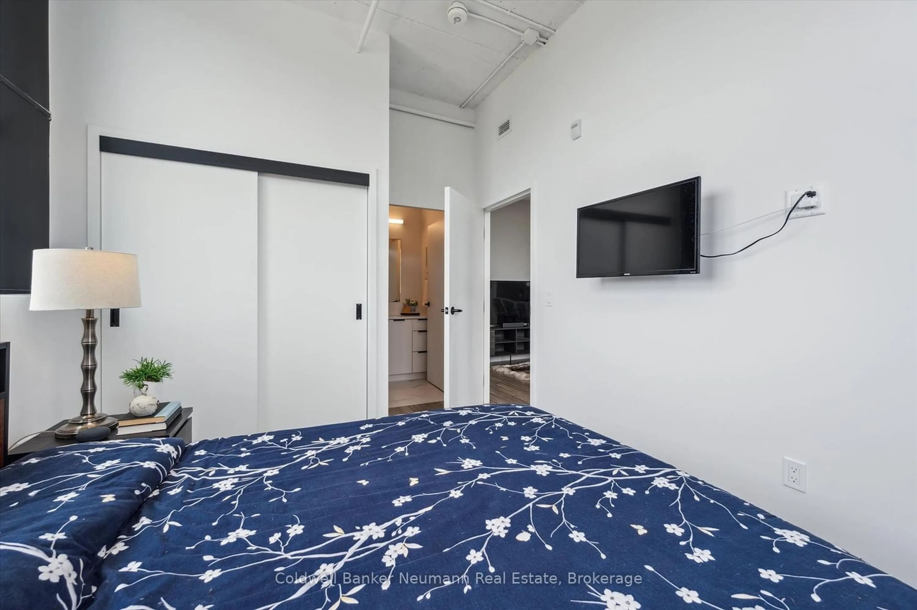 A pic of a room for 120 Huron St #218, Guelph Ontario N1E 0T8