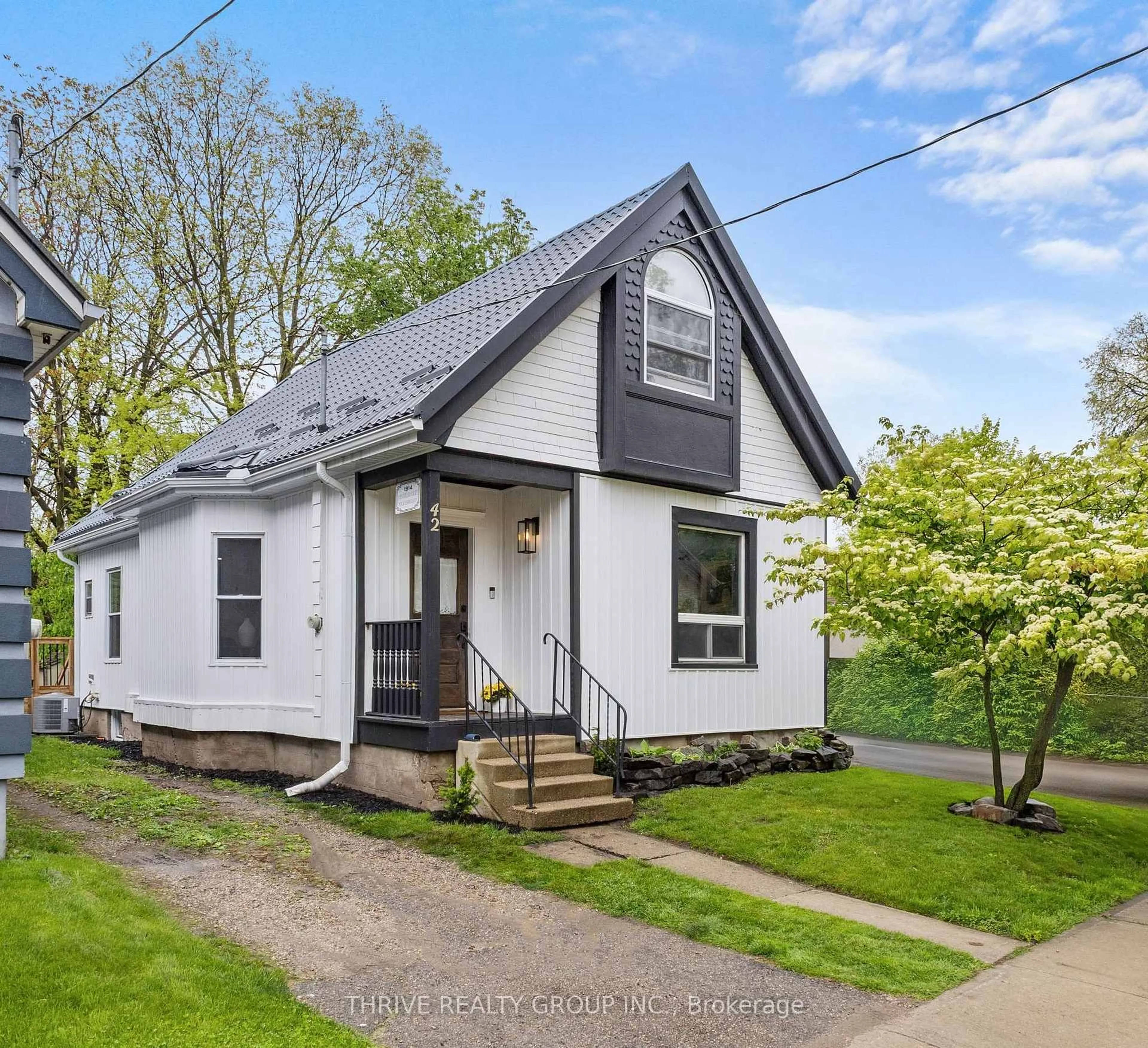 Home with vinyl exterior material, street for 42 ALBION St, London North Ontario N6H 1Z2