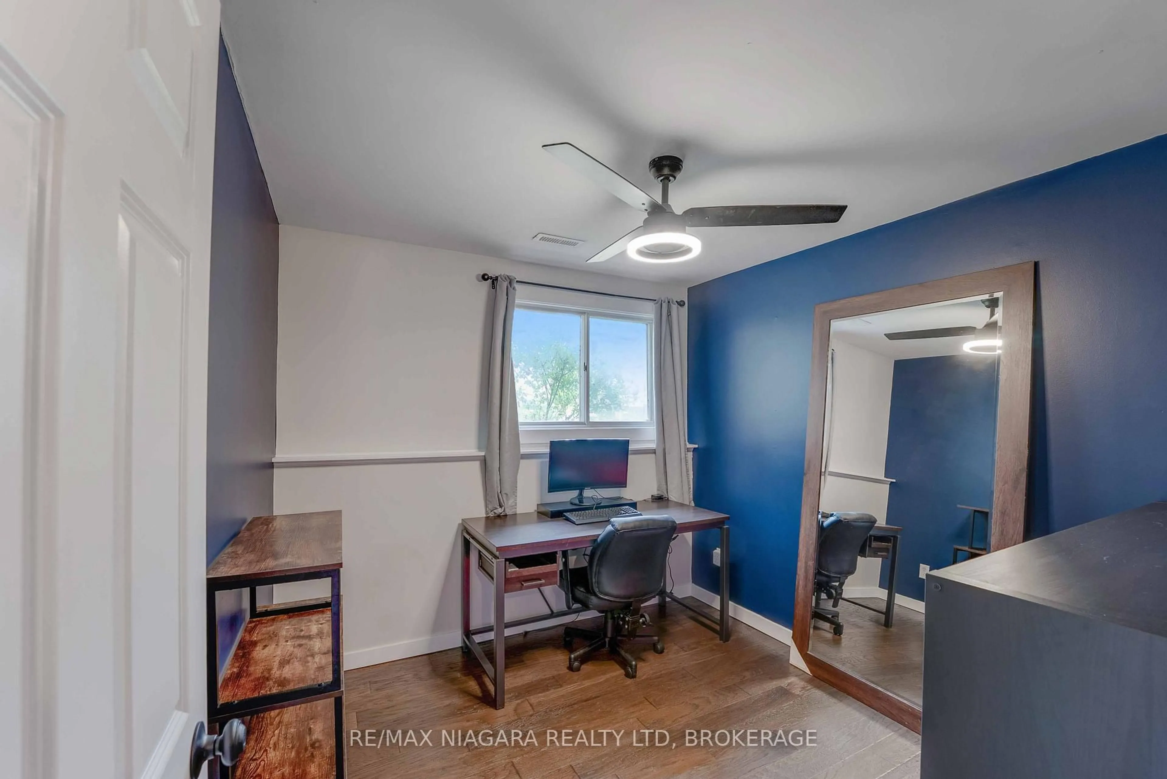 A pic of a room for 7200 Woodgate St, Niagara Falls Ontario L2J 4A6