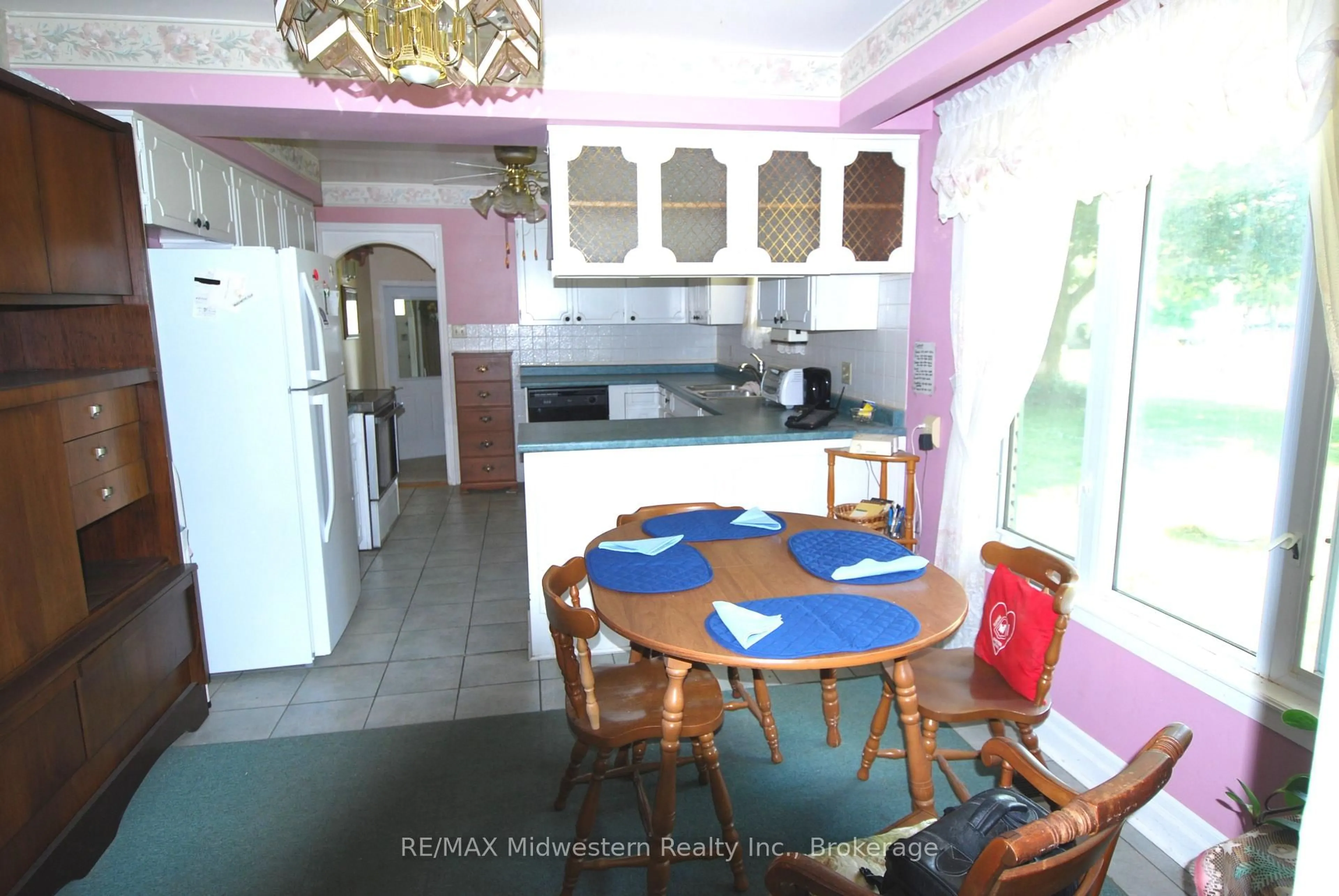 Dining room, ceramic/tile floor for 68 Elora St, Minto Ontario N0G 1M0