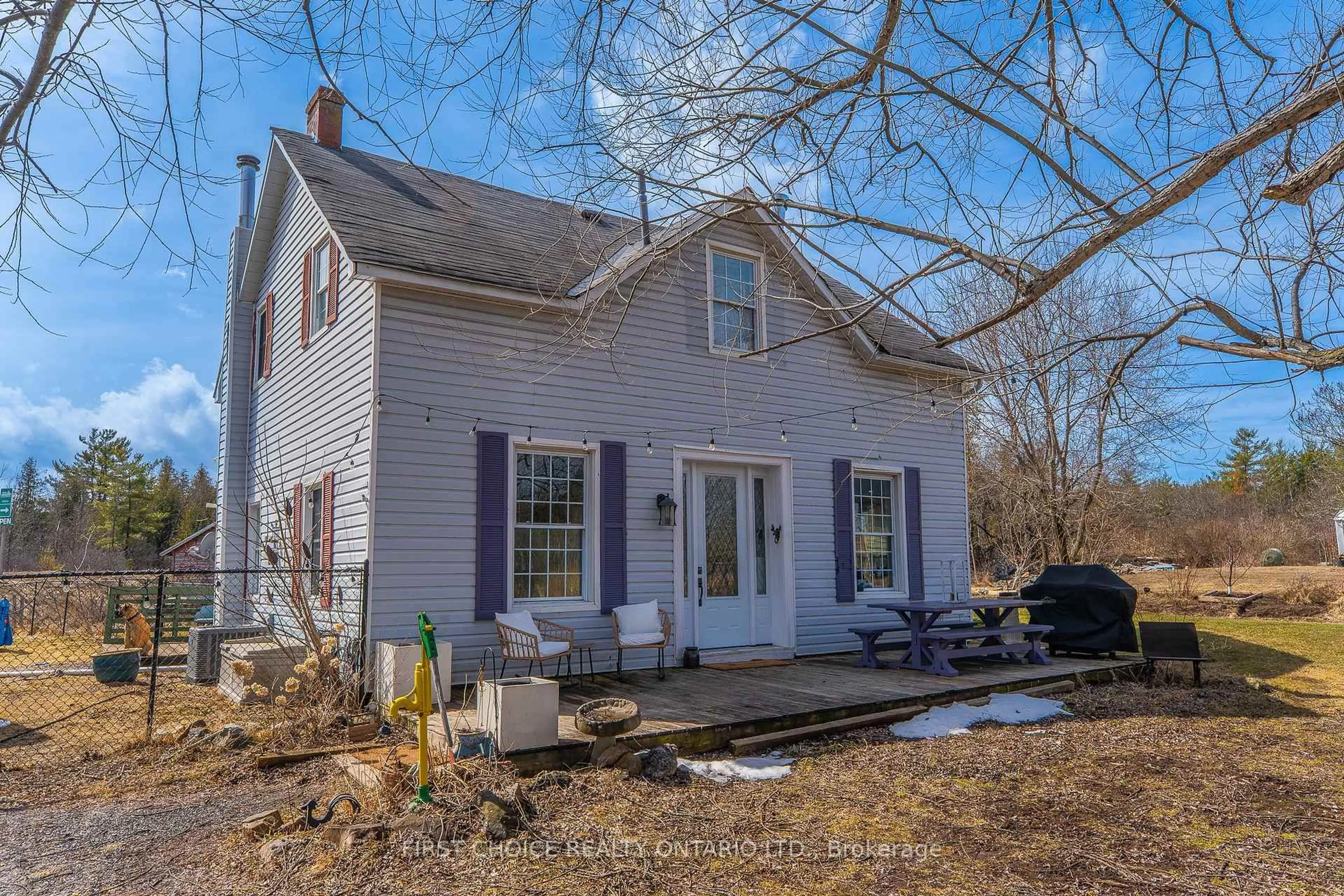 A pic from outside/outdoor area/front of a property/back of a property/a pic from drone, street for 8 Campbell Reid Crt, Ottawa Ontario K2K 1X7