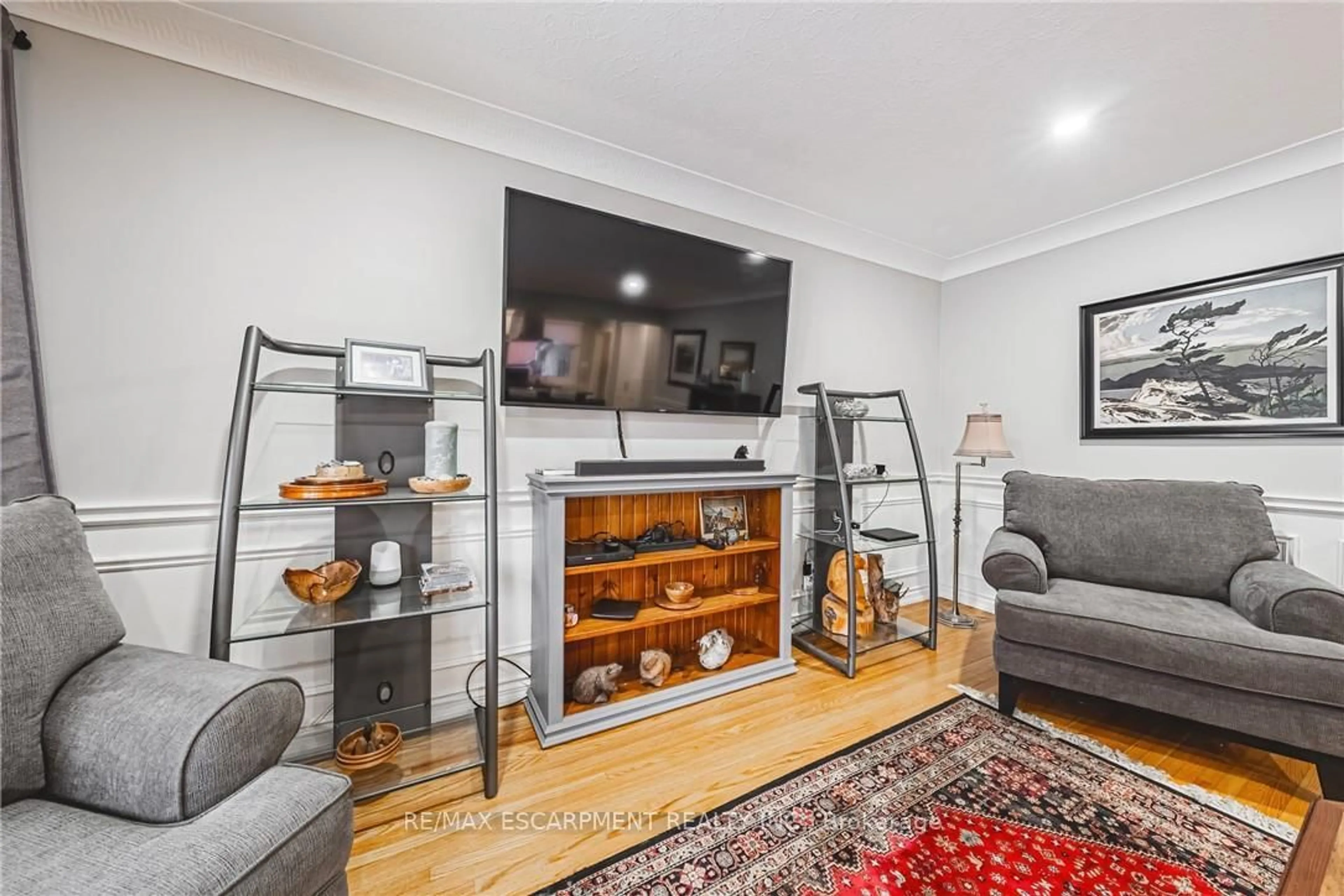 Living room with furniture, unknown for 43 HOLDEN Ave, Norfolk Ontario N3Y 4E4