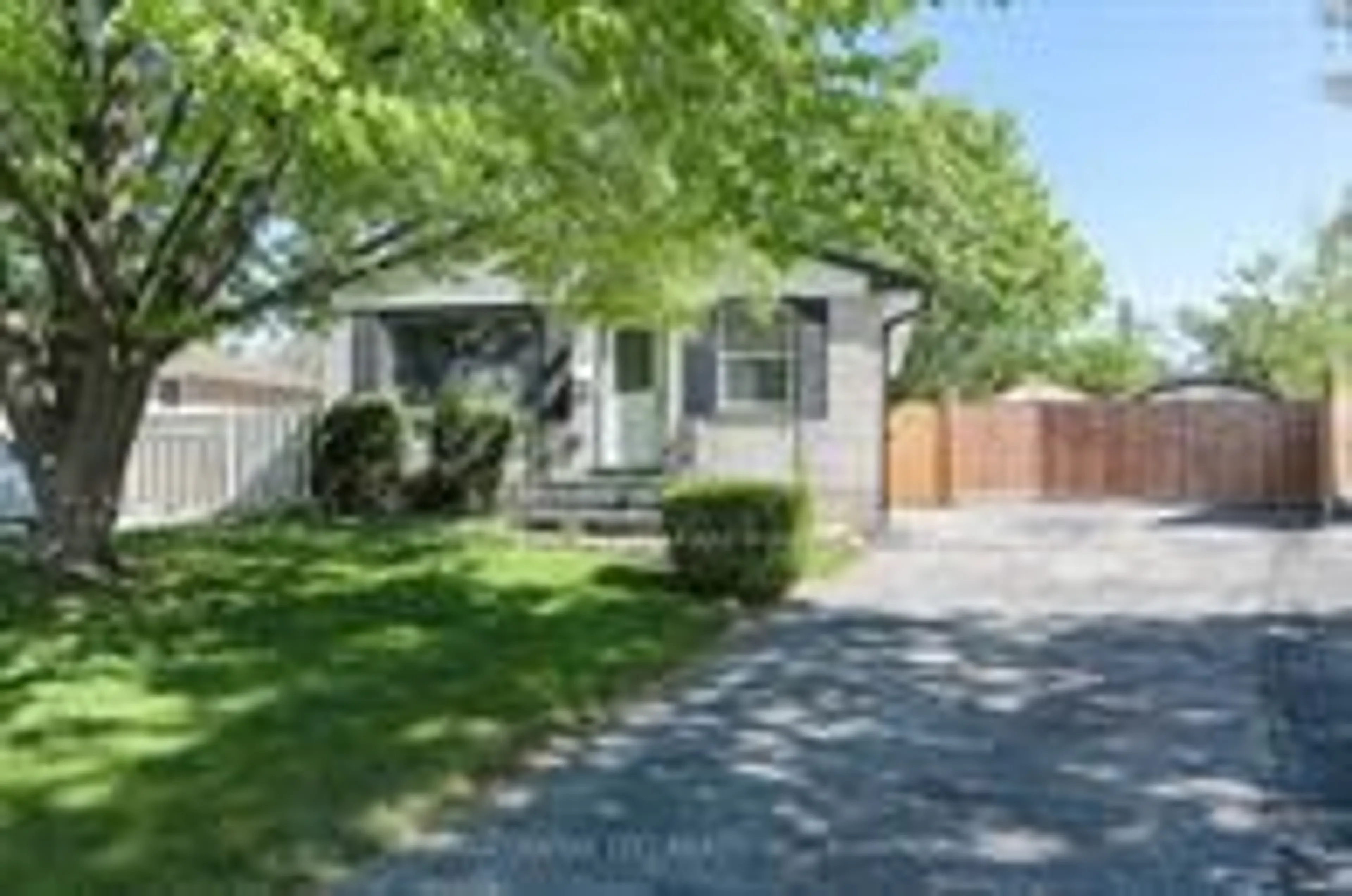 Home with vinyl exterior material, street for 44 Sparta St, St. Thomas Ontario N5R 5G9