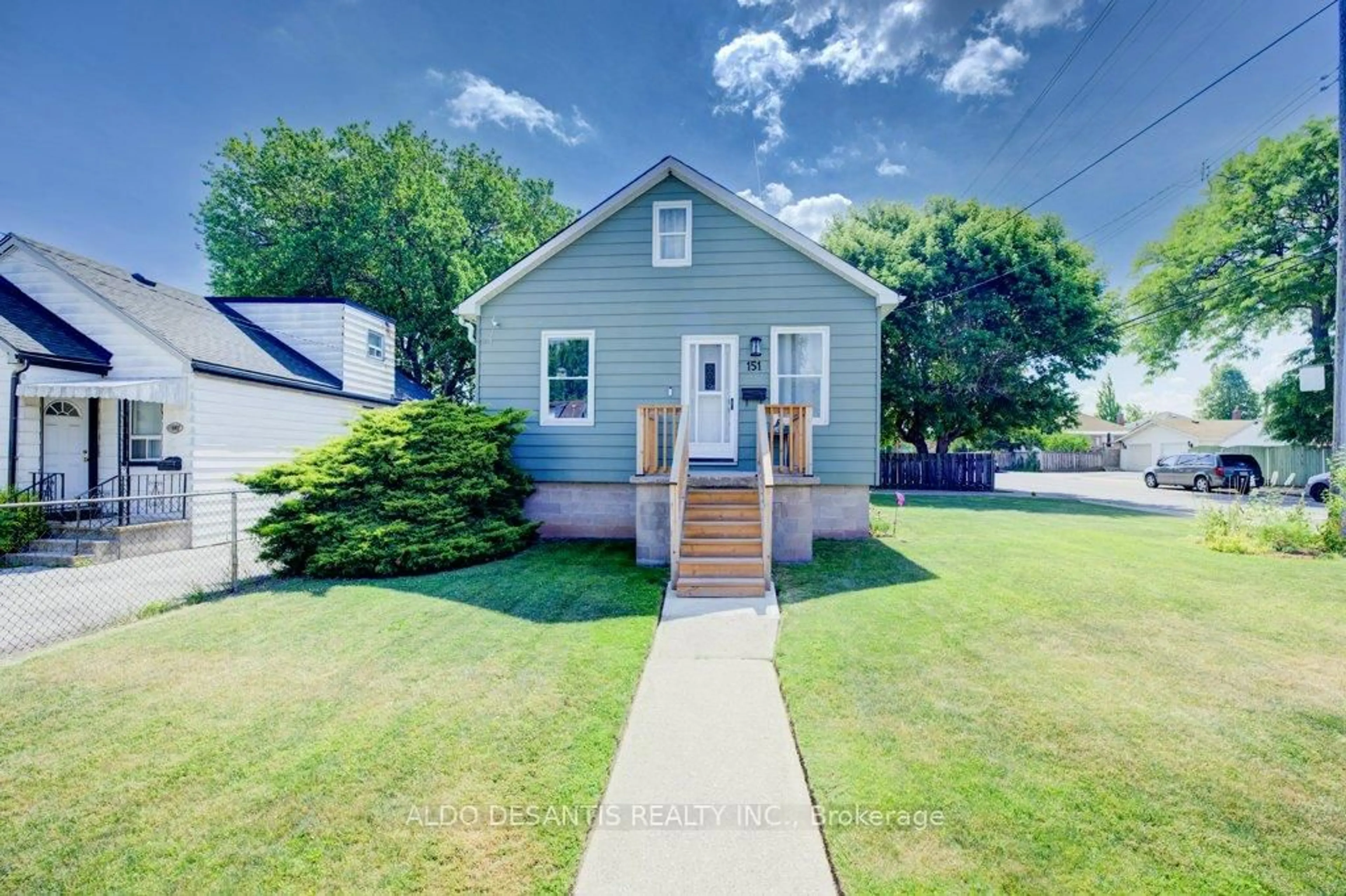 A pic from outside/outdoor area/front of a property/back of a property/a pic from drone, street for 151 Walter Ave, Hamilton Ontario L8K 3K8