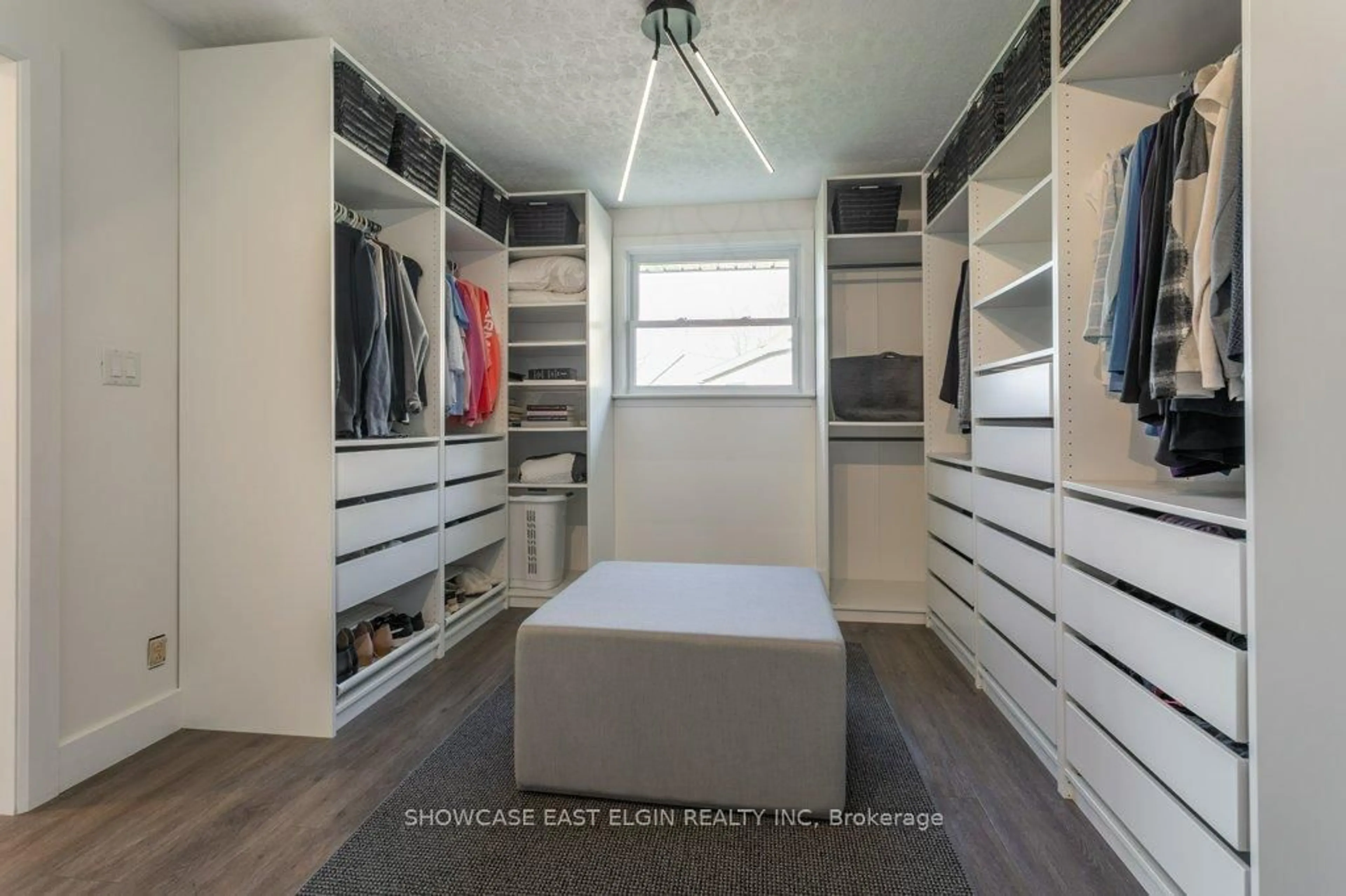 Storage room or clothes room or walk-in closet for 26 Lawrence Cres, Aylmer Ontario N5H 1B5