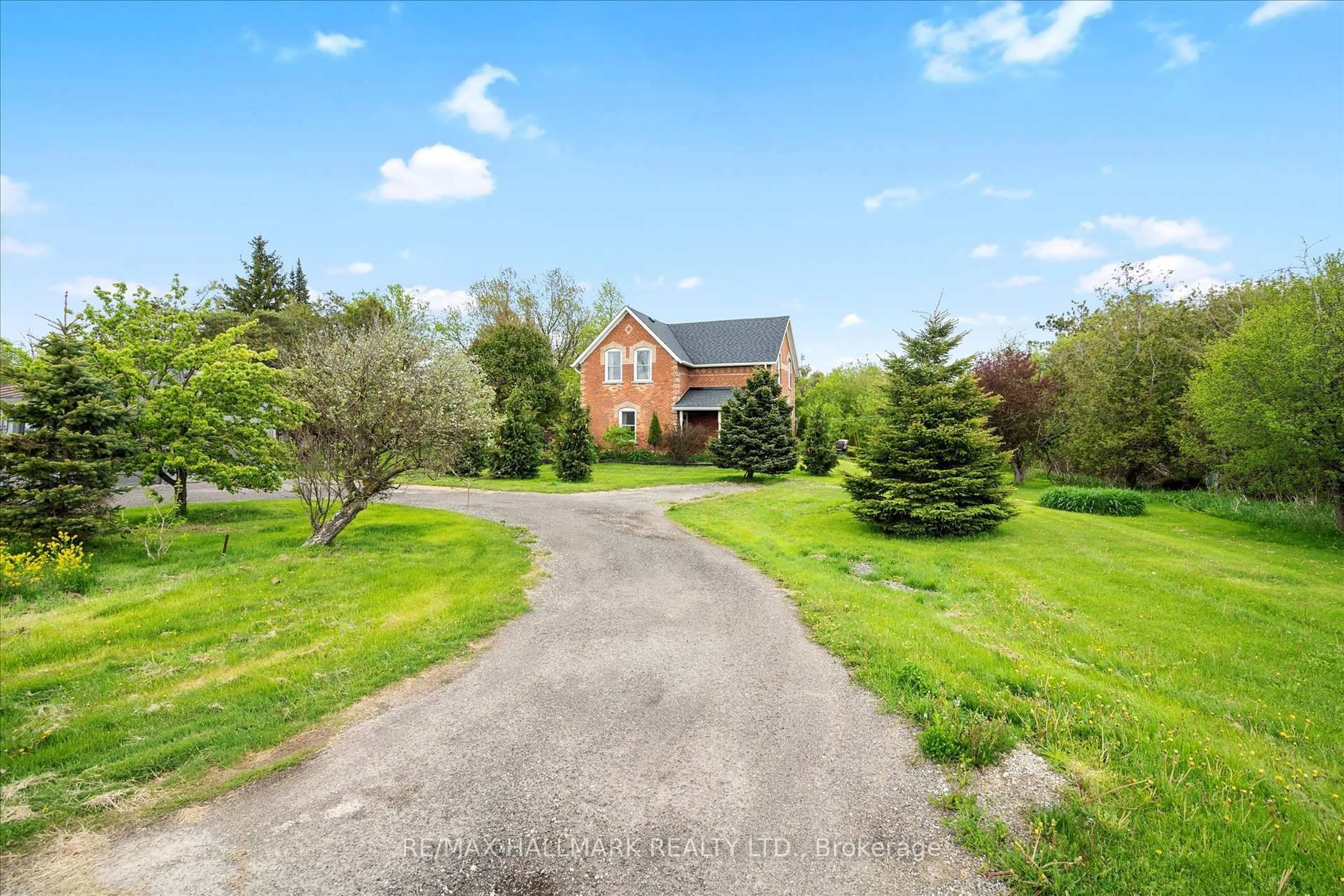 A pic from outside/outdoor area/front of a property/back of a property/a pic from drone, street for 473395 County Road 11, Amaranth Ontario L9W 0R3