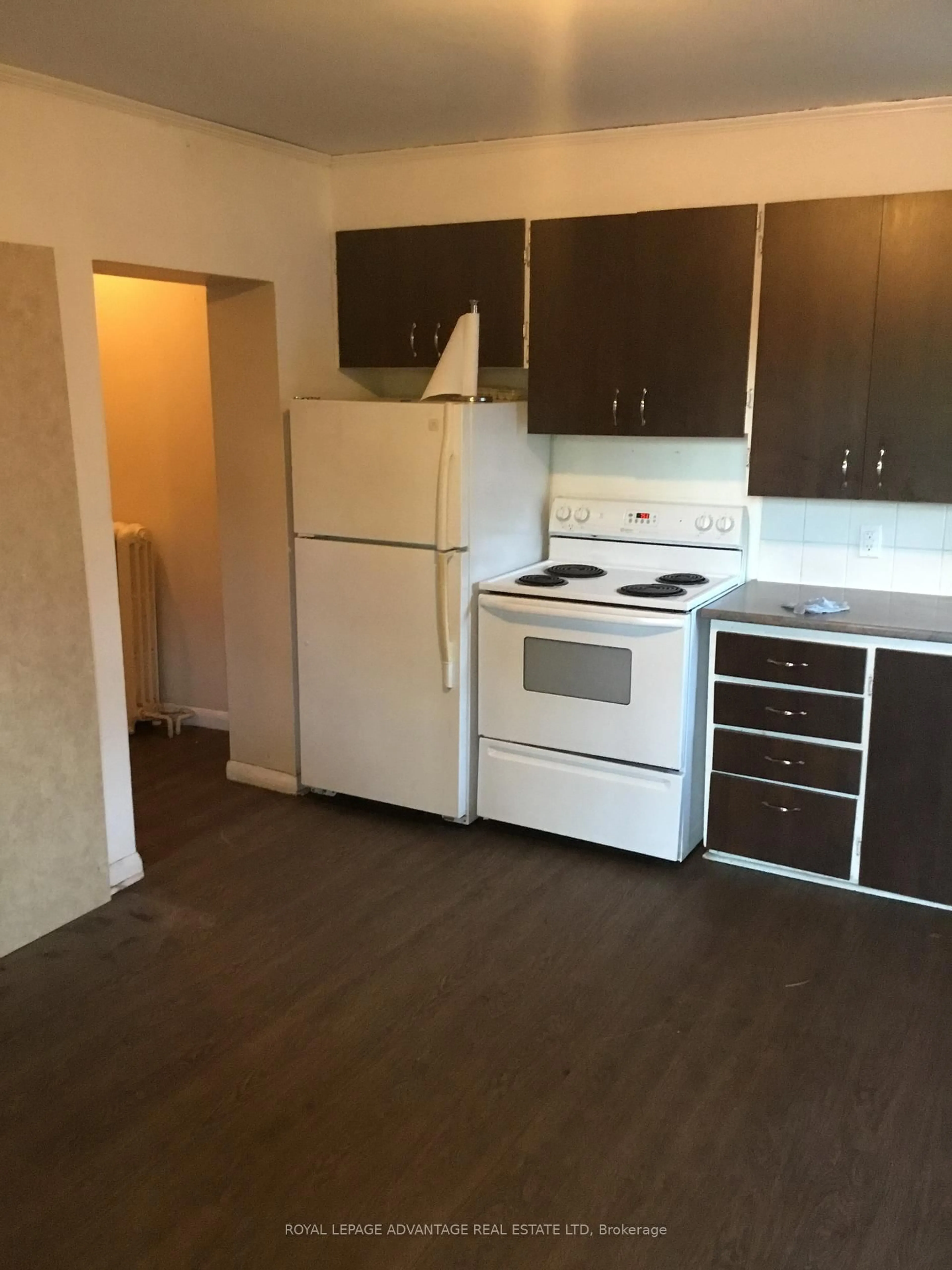 Standard kitchen, unknown for 48 Montague St, Smiths Falls Ontario K7A 2M1