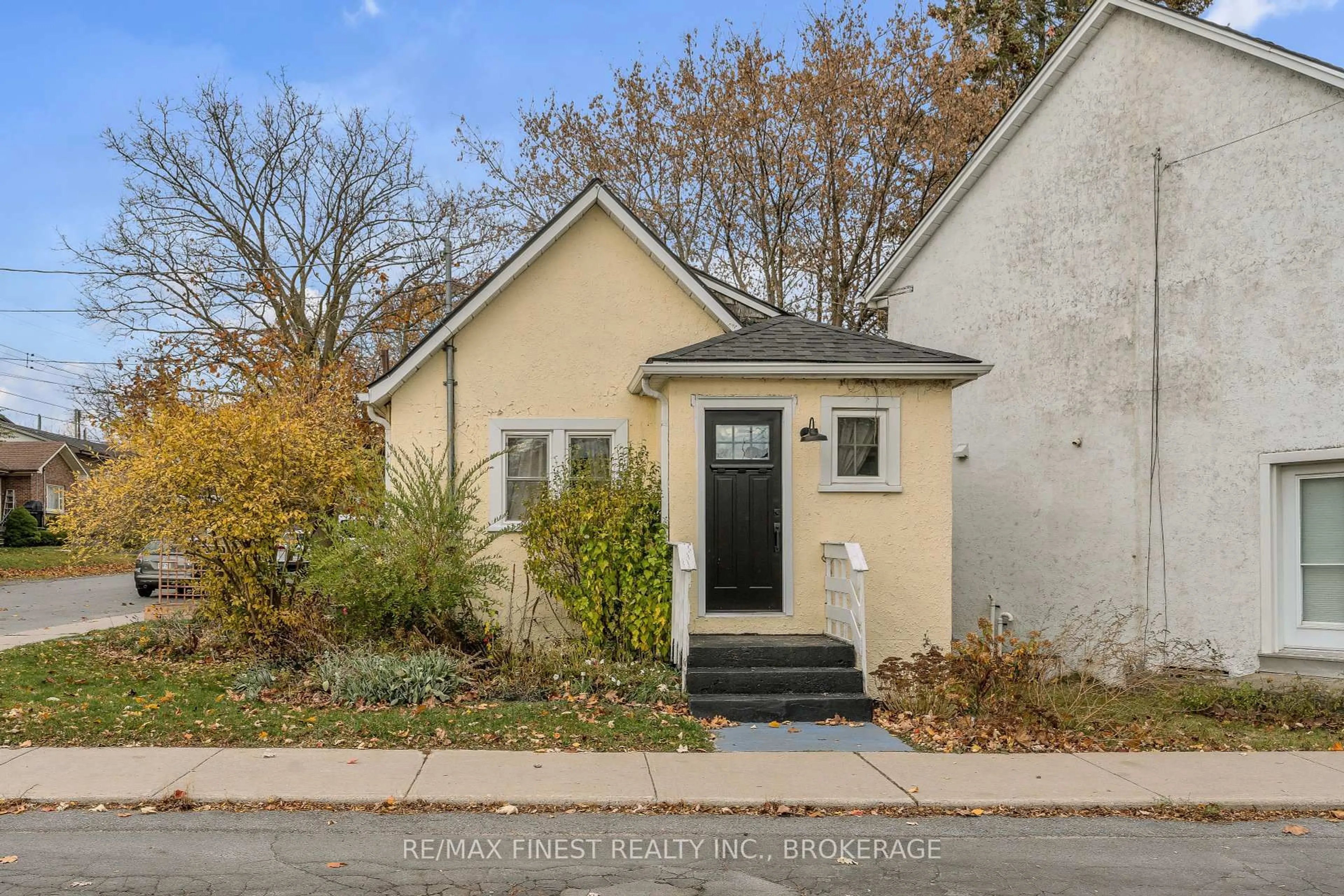 Unknown for 29 Church St, Kingston Ontario K7M 1H2