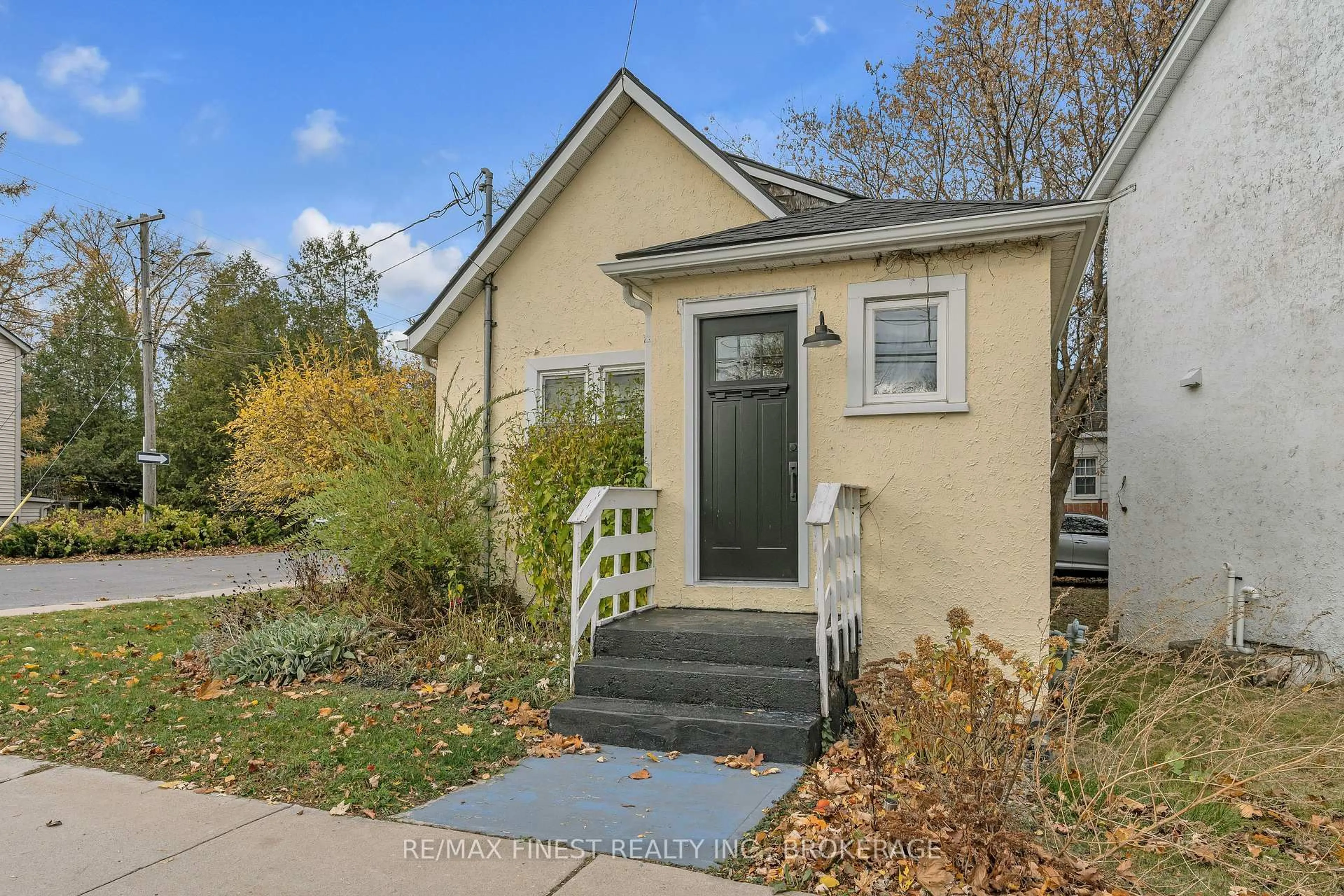 Unknown for 29 Church St, Kingston Ontario K7M 1H2