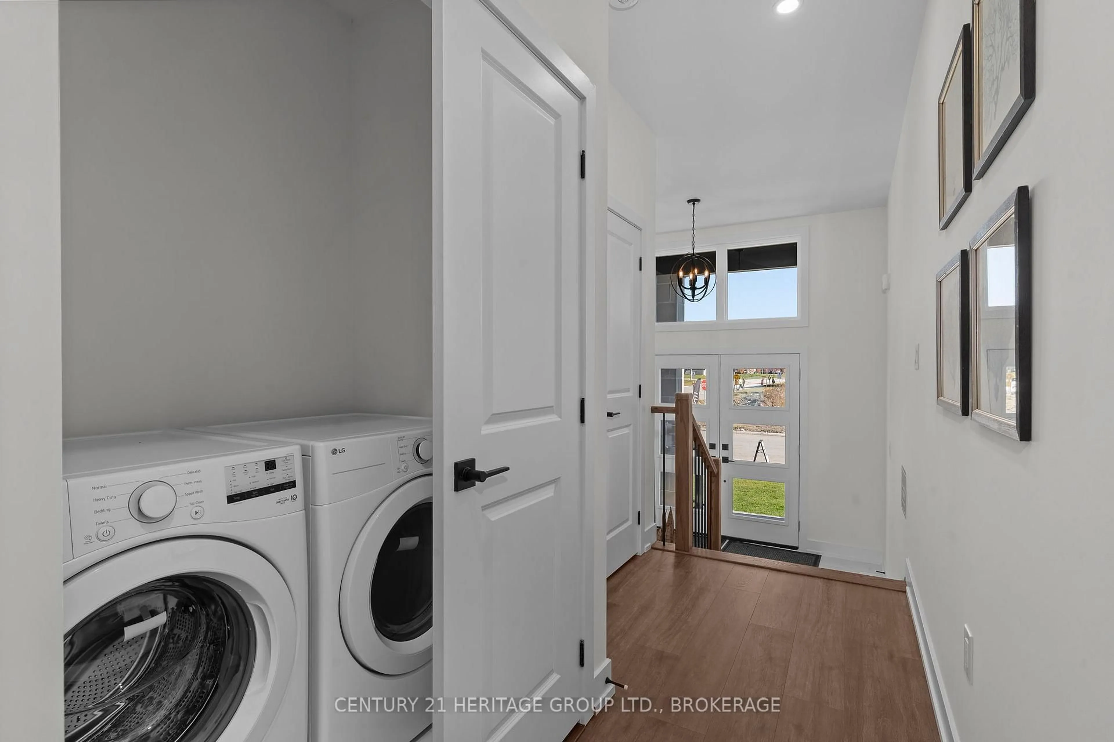 Laundry room for 62 Dusenbury Dr, Bissett Creek Ontario K0H 2H0