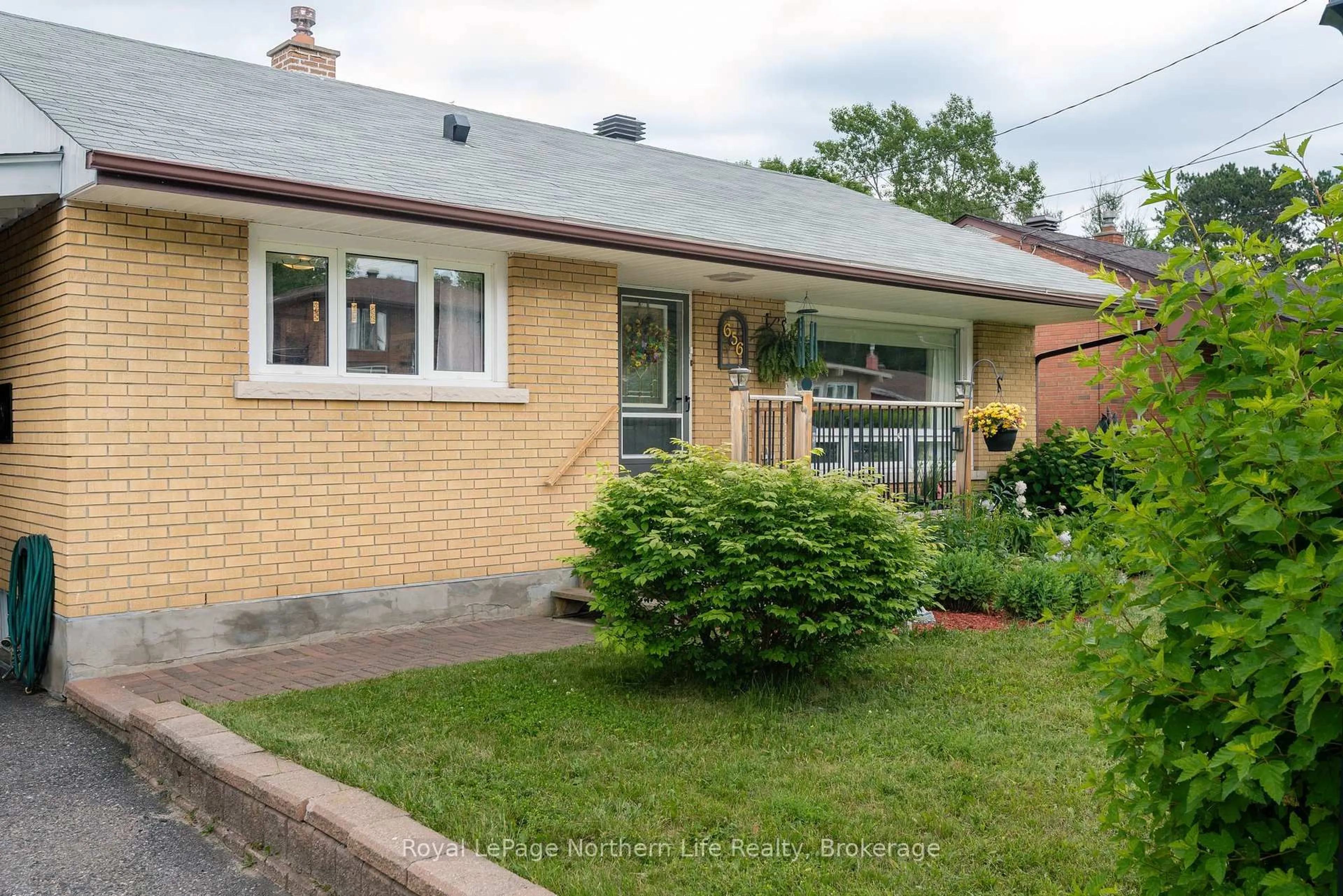 Home with brick exterior material, street for 656 Laurentian Ave, North Bay Ontario P1B 7T9