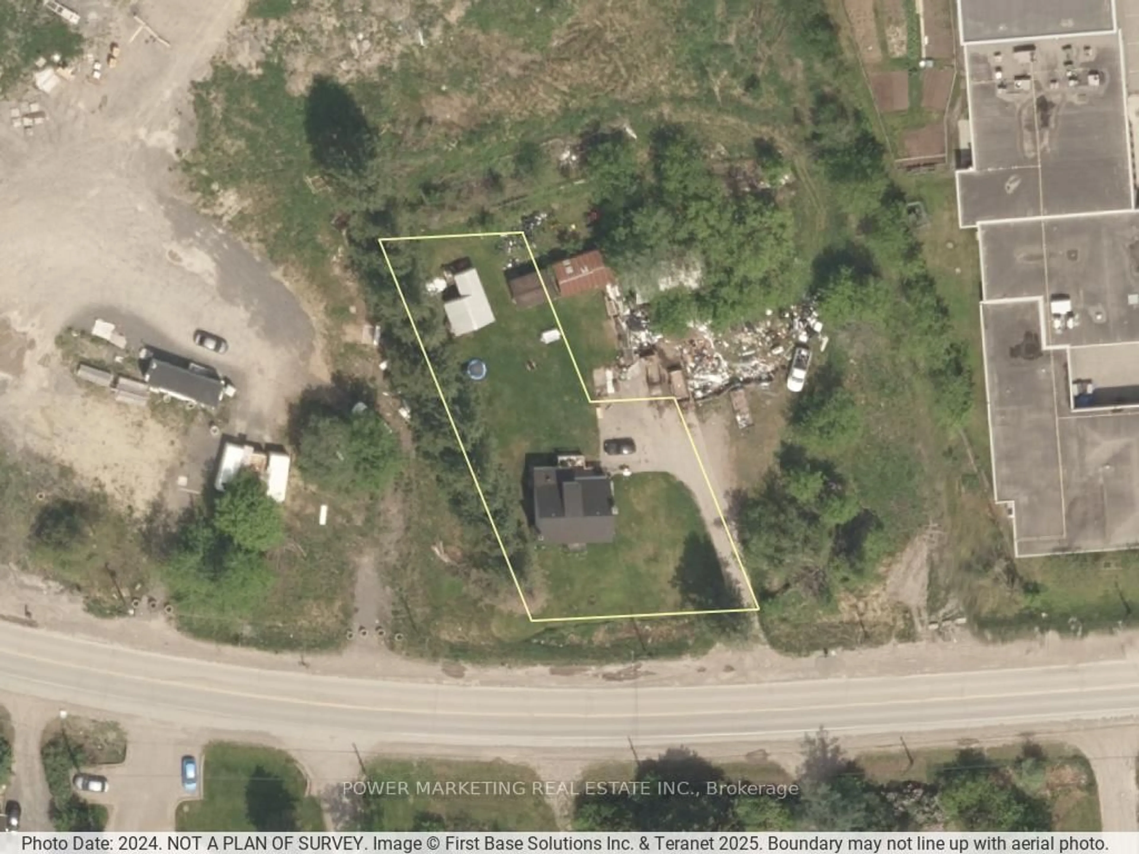 A pic from outside/outdoor area/front of a property/back of a property/a pic from drone, street for 3329 NAVAN Rd, Ottawa Ontario K4B 1H9