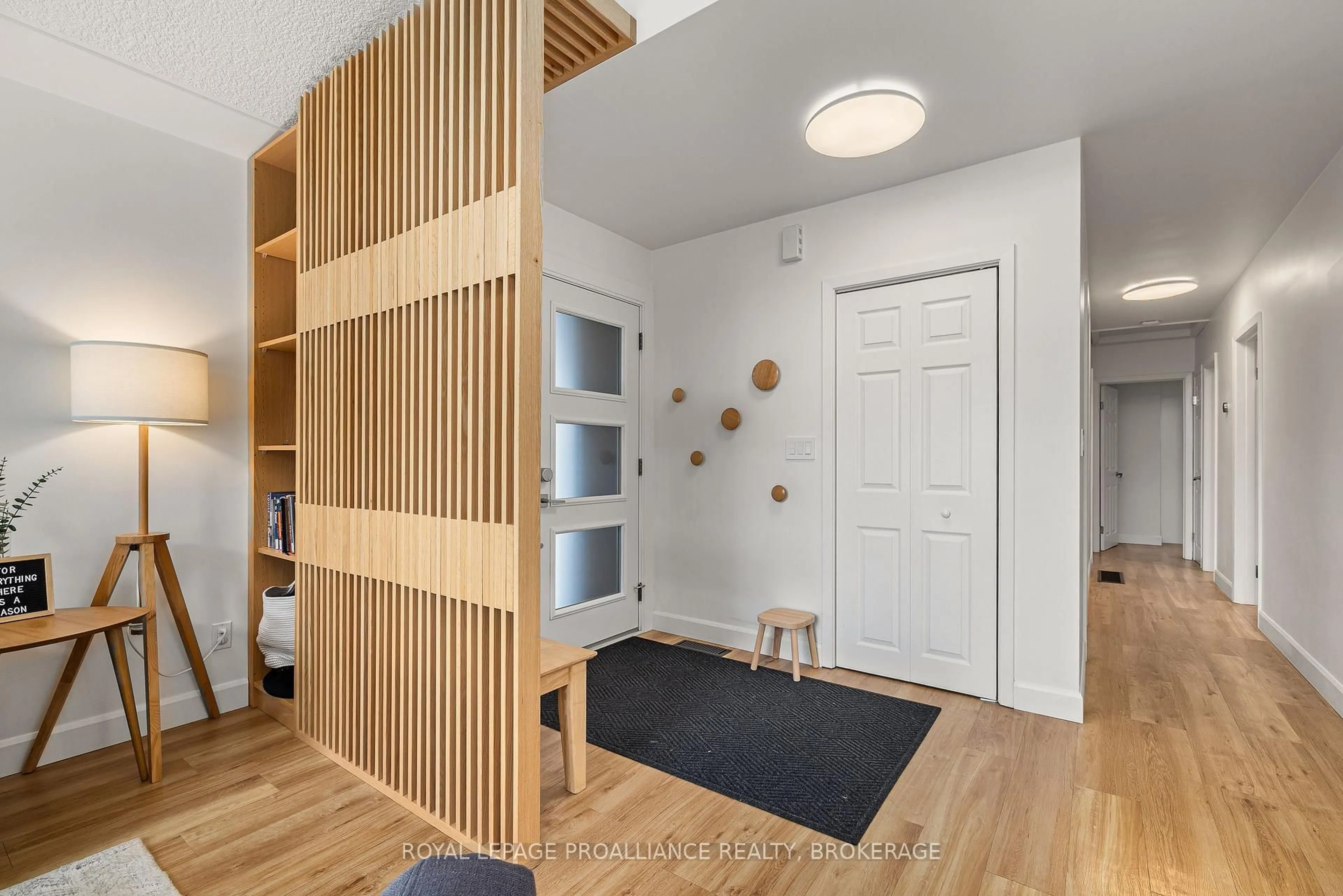 Indoor entryway for 73 Mackenzie Cres, Kingston Ontario K7M 2S2