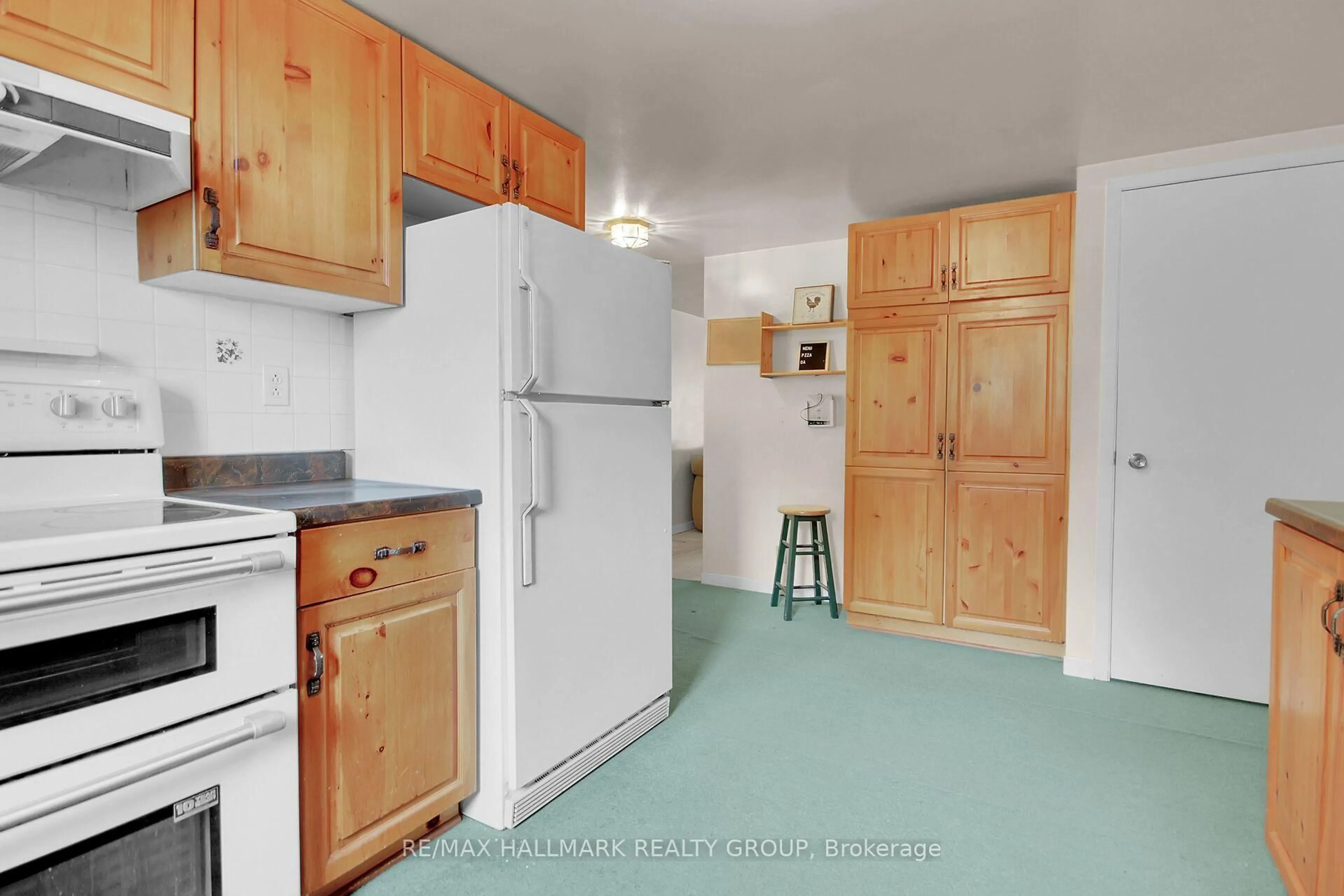 Standard kitchen, unknown for 4240 Carp Rd, Carp Ontario K0A 1L0