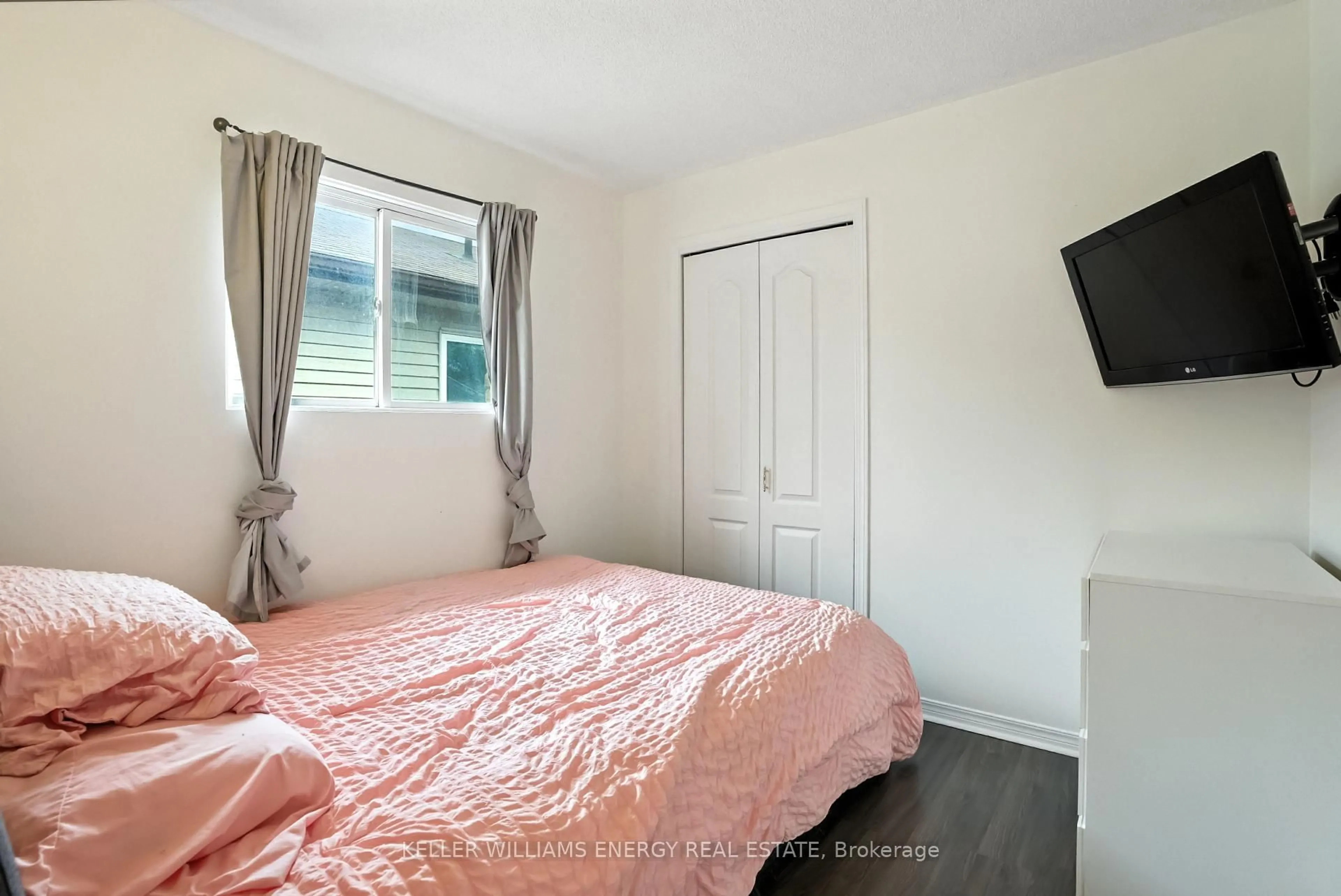 A pic of a room for 760 Hemlock St, Peterborough North Ontario K9H 7P2