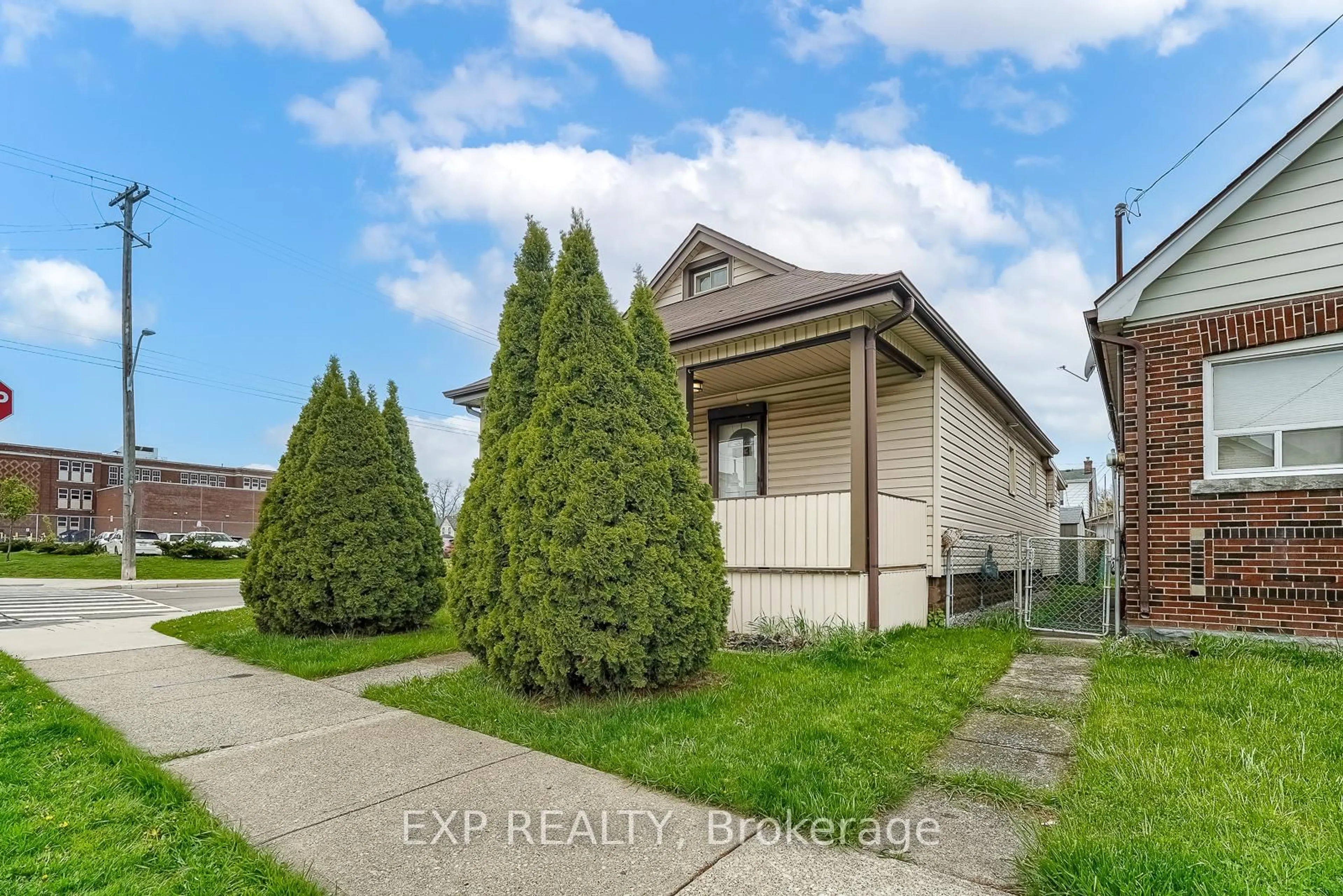 Unknown for 133 Weir St, Hamilton Ontario L8H 5G1