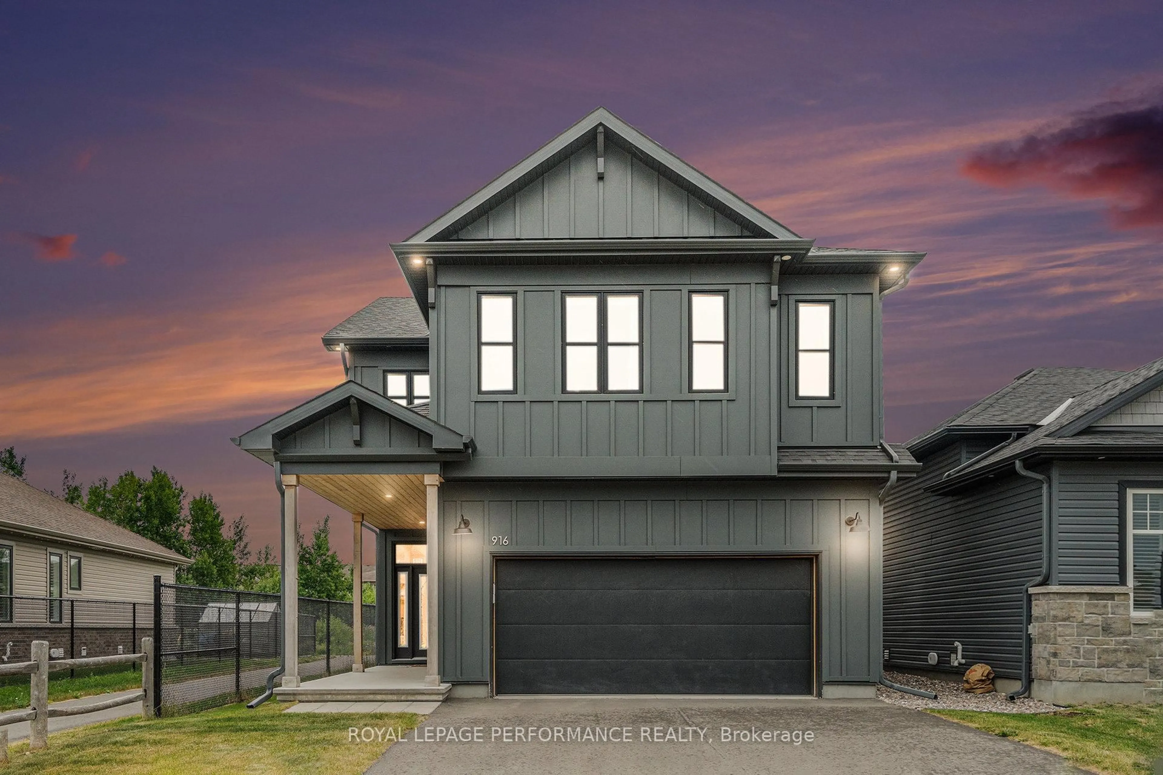 Home with vinyl exterior material, street for 916 Socca Cres, Ottawa Ontario K4A 5M1