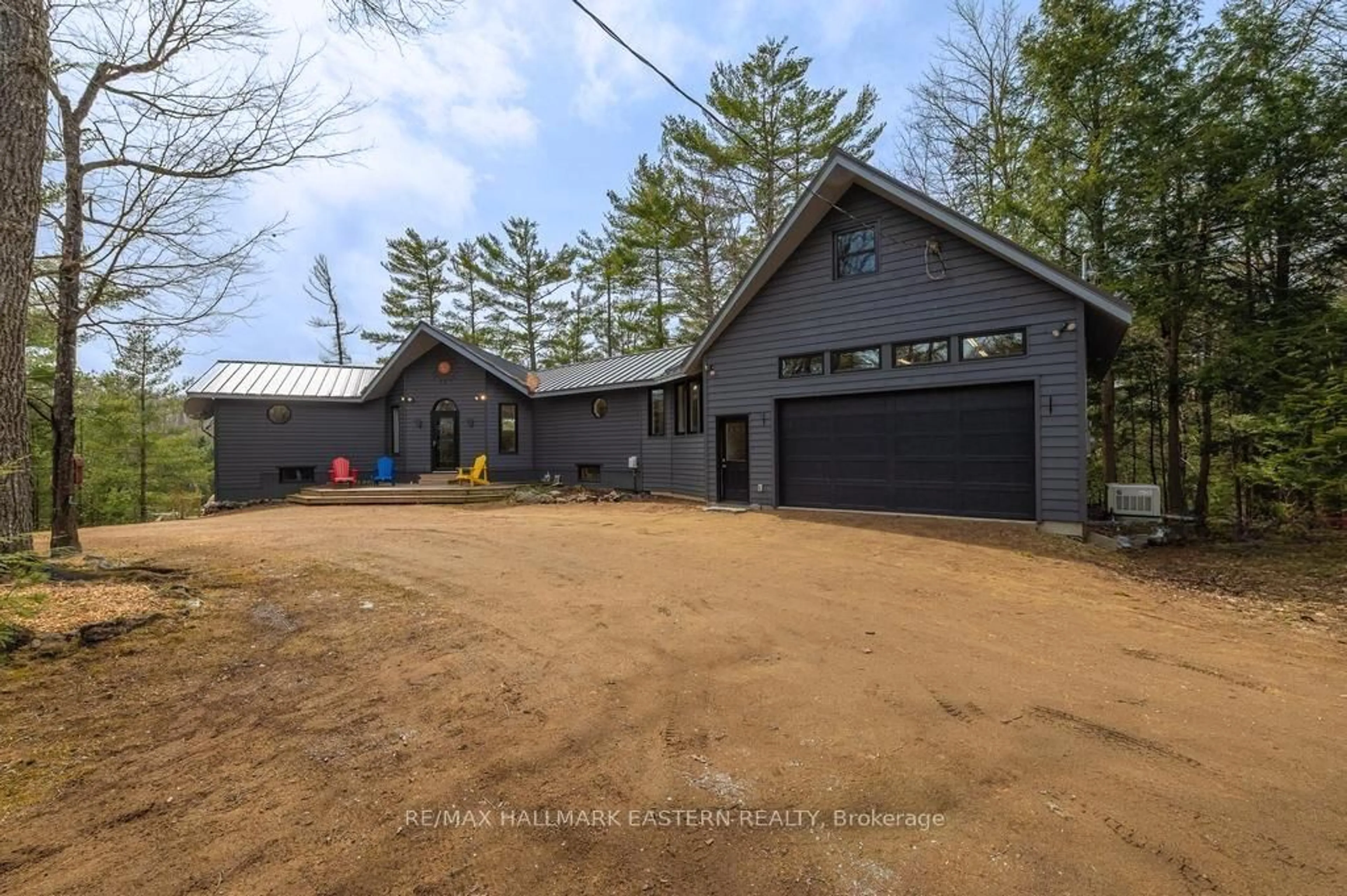 Indoor garage for 69 Alexander Crt, Trent Lakes Ontario K0L 1J0
