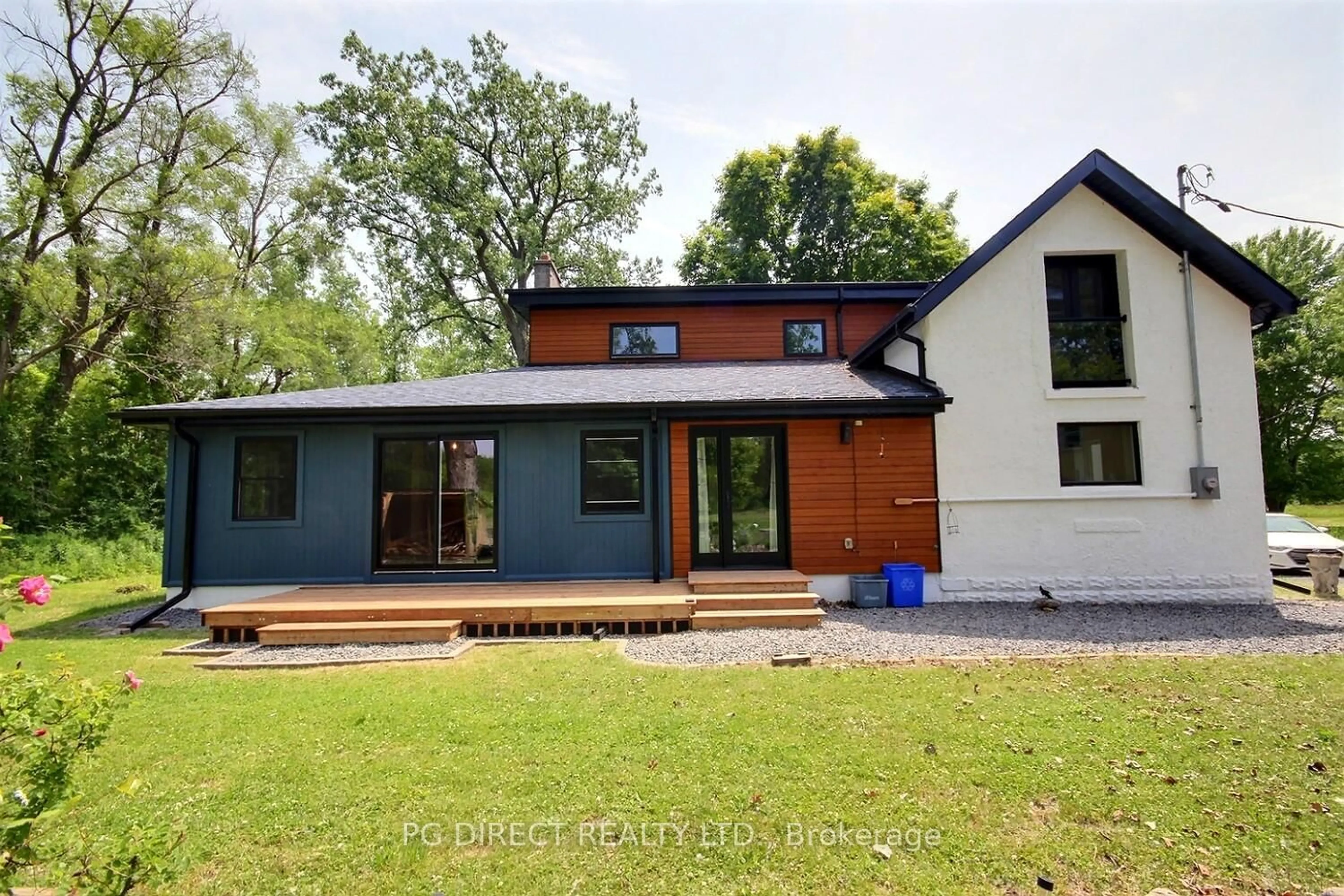 Home with brick exterior material, building for 285 County Road 8 Rd, Prince Edward County Ontario K0K 2T0