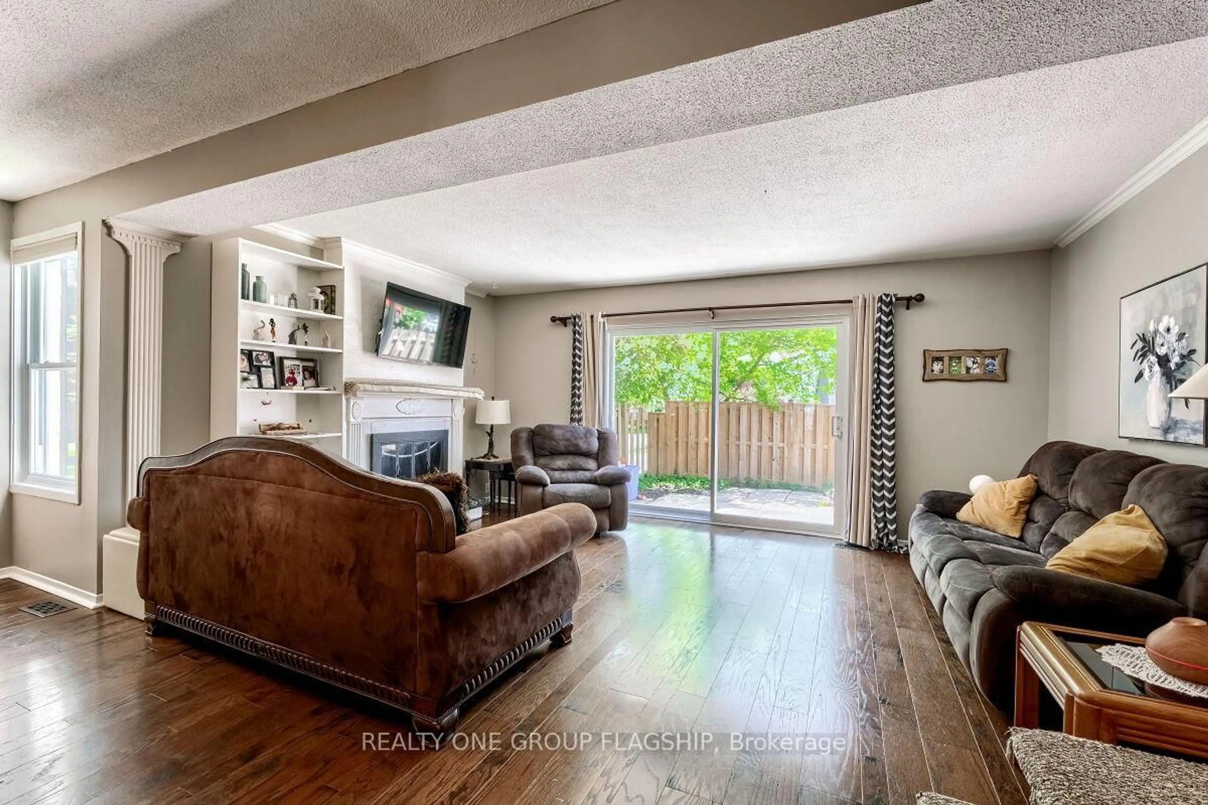 Living room with furniture, unknown for 77 Linwell Rd #38, St. Catharines Ontario L2N 6R1