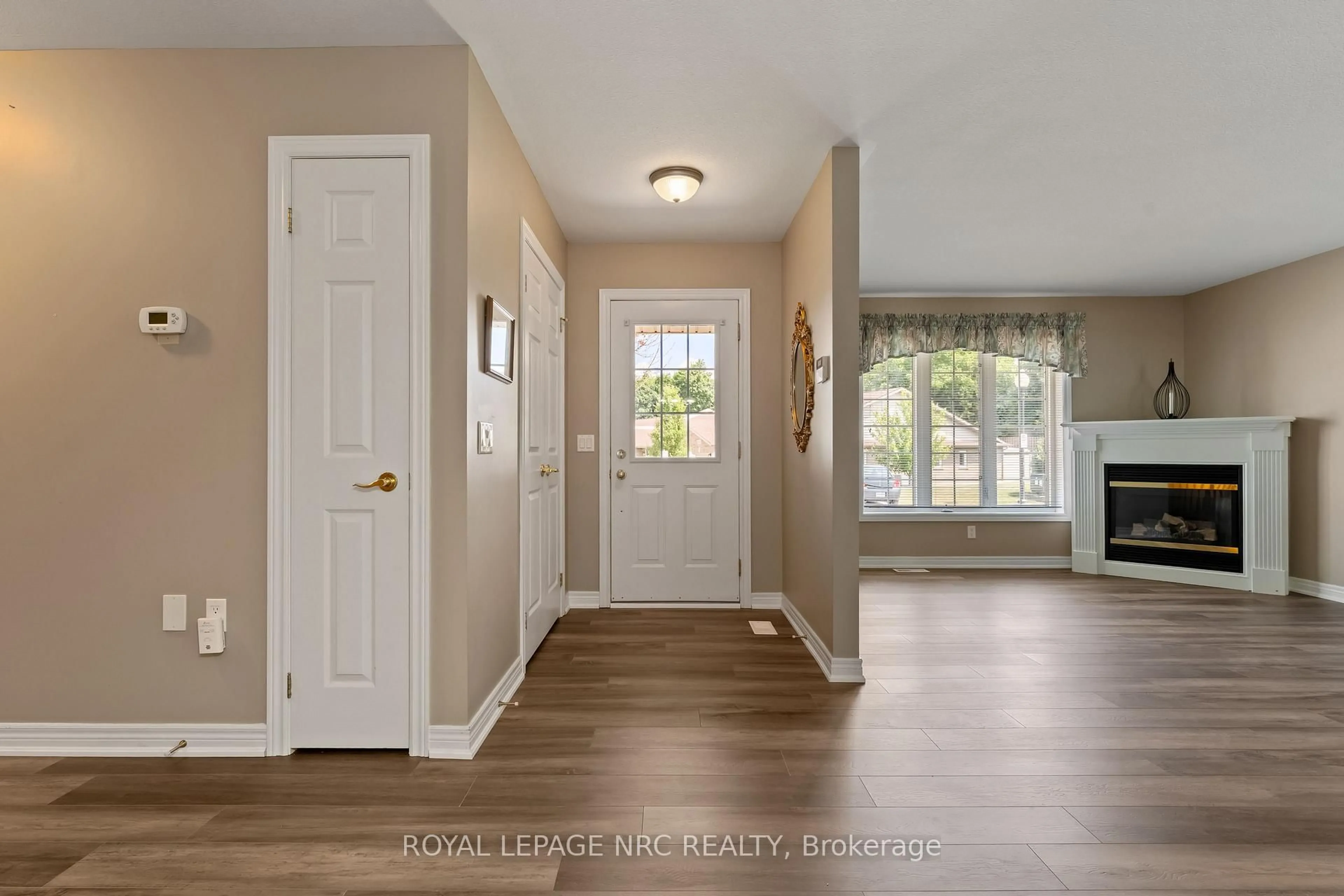 Indoor entryway for 3900 Rainbow Lane, Lincoln Ontario L0R 2C0