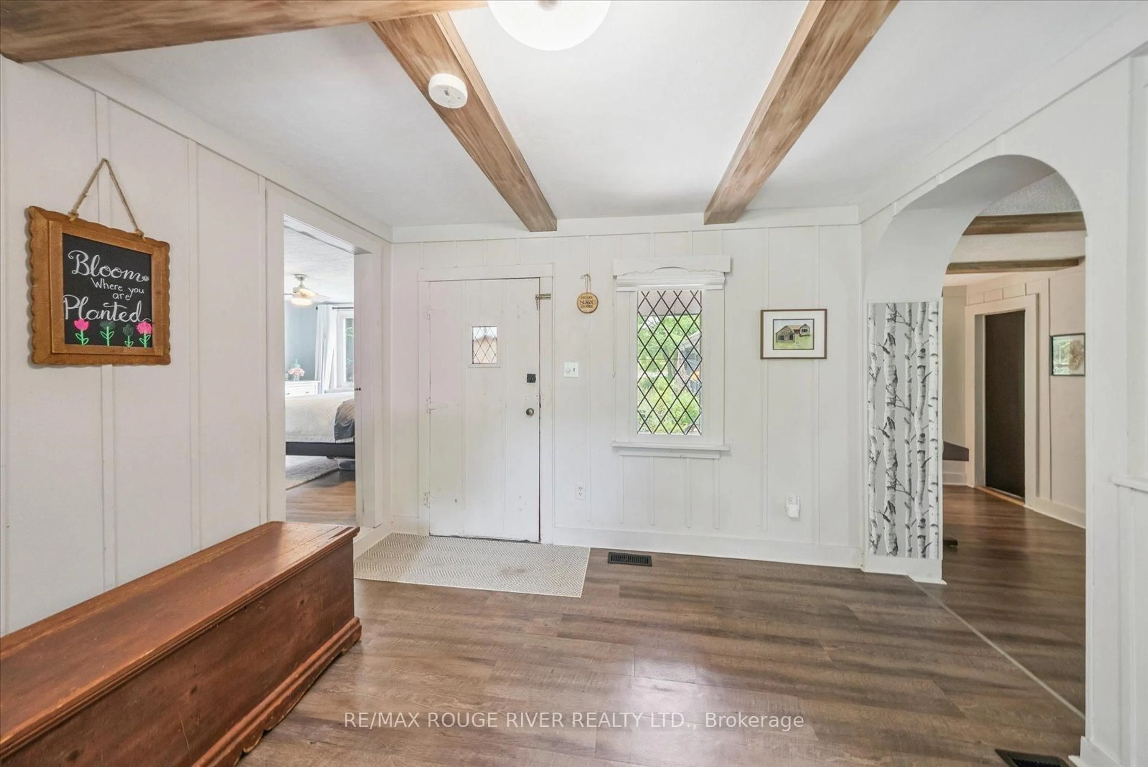 Indoor entryway for 38 King St, Cavan Monaghan Ontario L0A 1G0