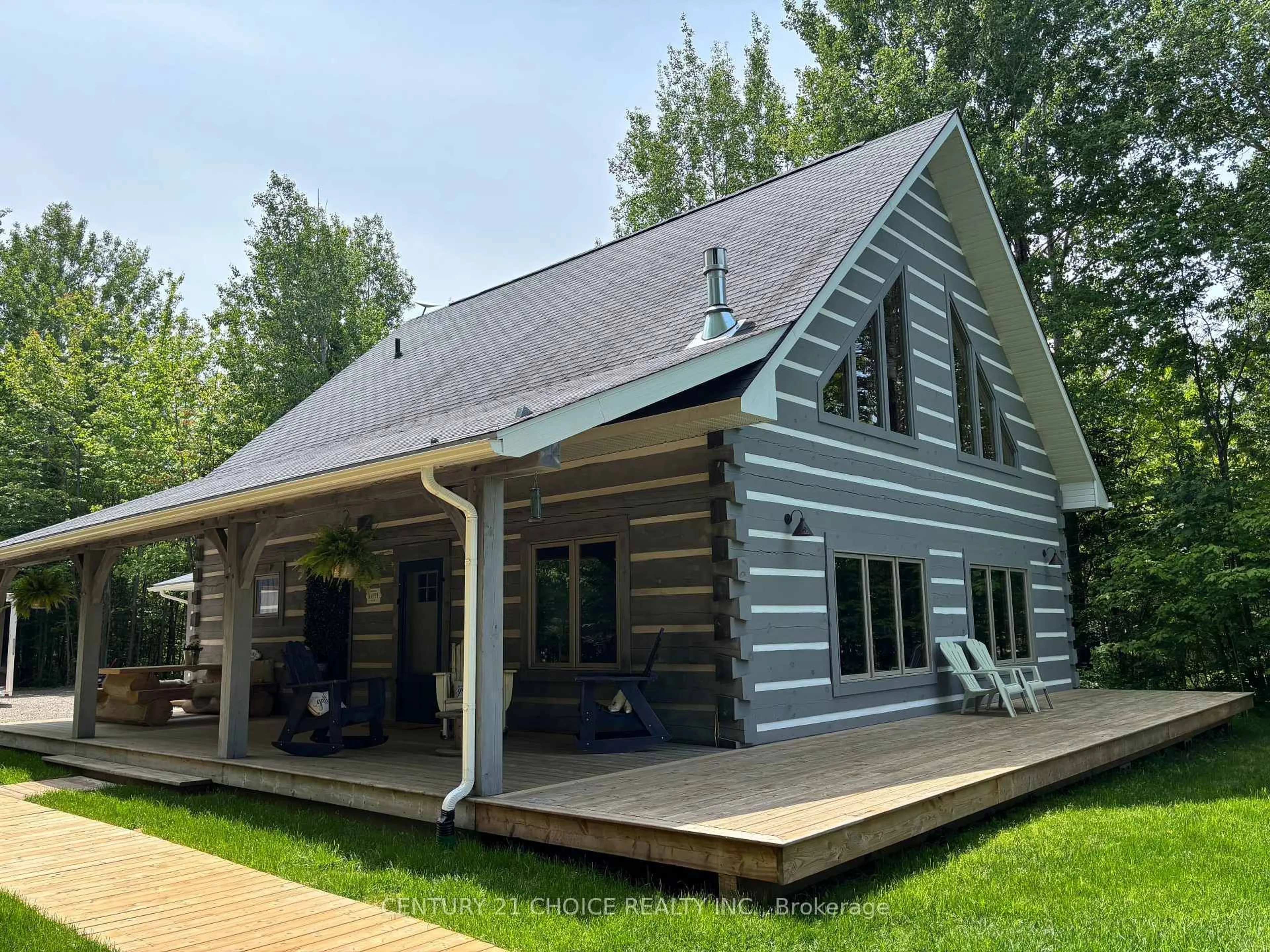 Home with vinyl exterior material, building for 856 Four Seasons Dr, Sault Ste Marie Ontario P0S 1E0