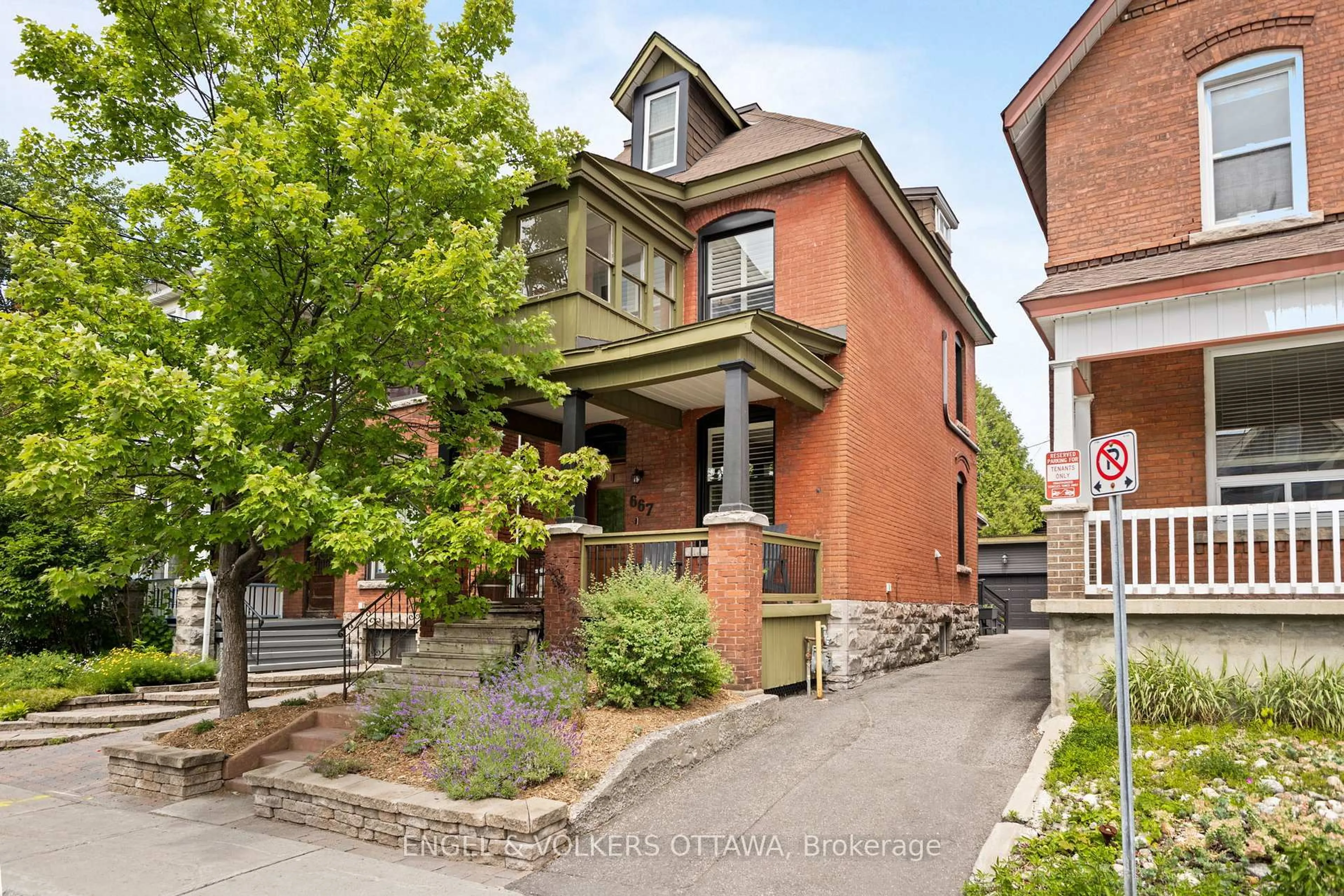 Home with brick exterior material, street for 667 Gilmour St, Ottawa Ontario K1R 5L9