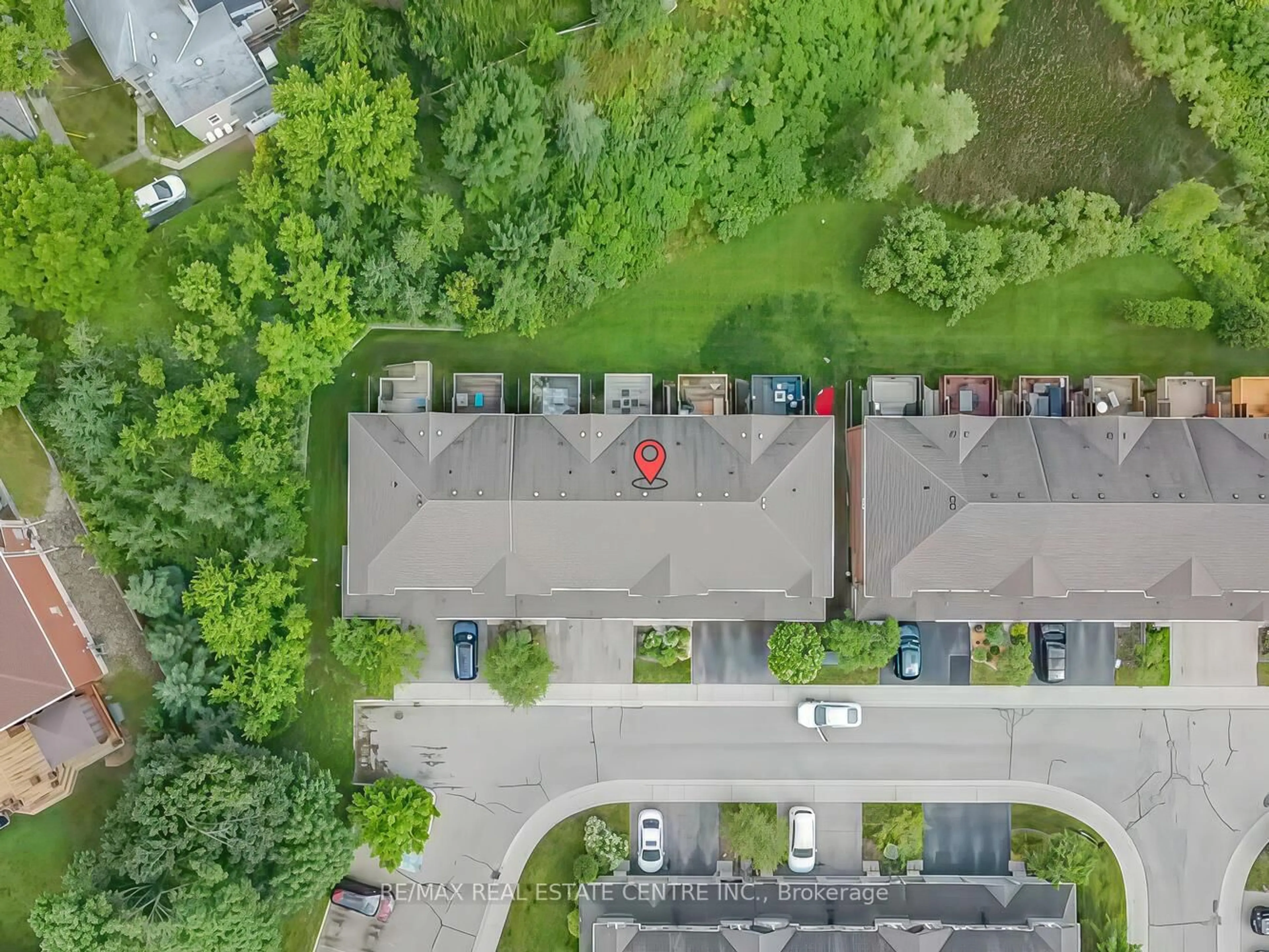 A pic from outside/outdoor area/front of a property/back of a property/a pic from drone, street for 535 Margaret St #4, Cambridge Ontario N3H 0A5