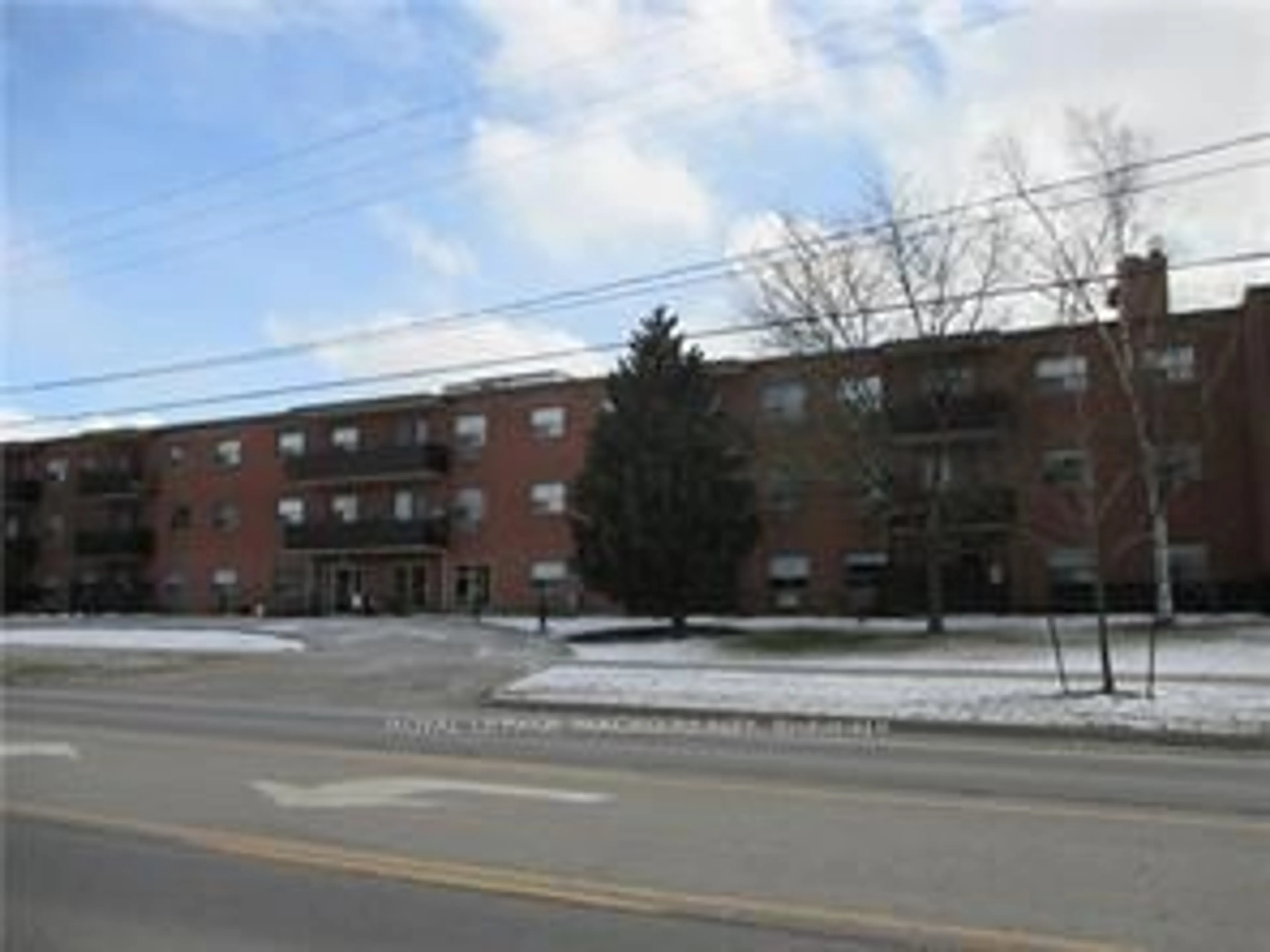 Blurry image for 485 Thorold Rd #321, Welland Ontario L3C 3X1