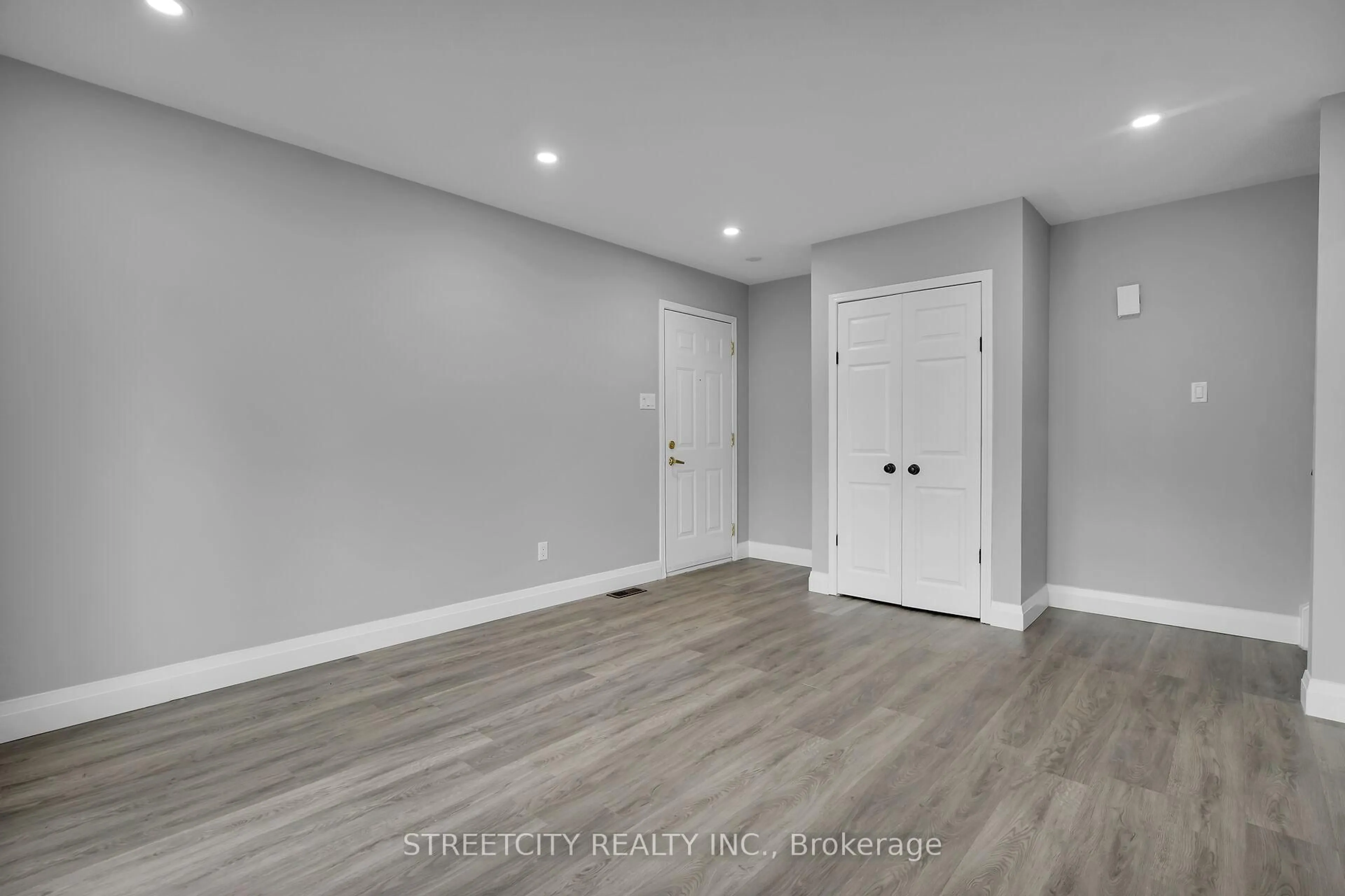 A pic of a room for 43 Conway Dr, London South Ontario N6E 2H4