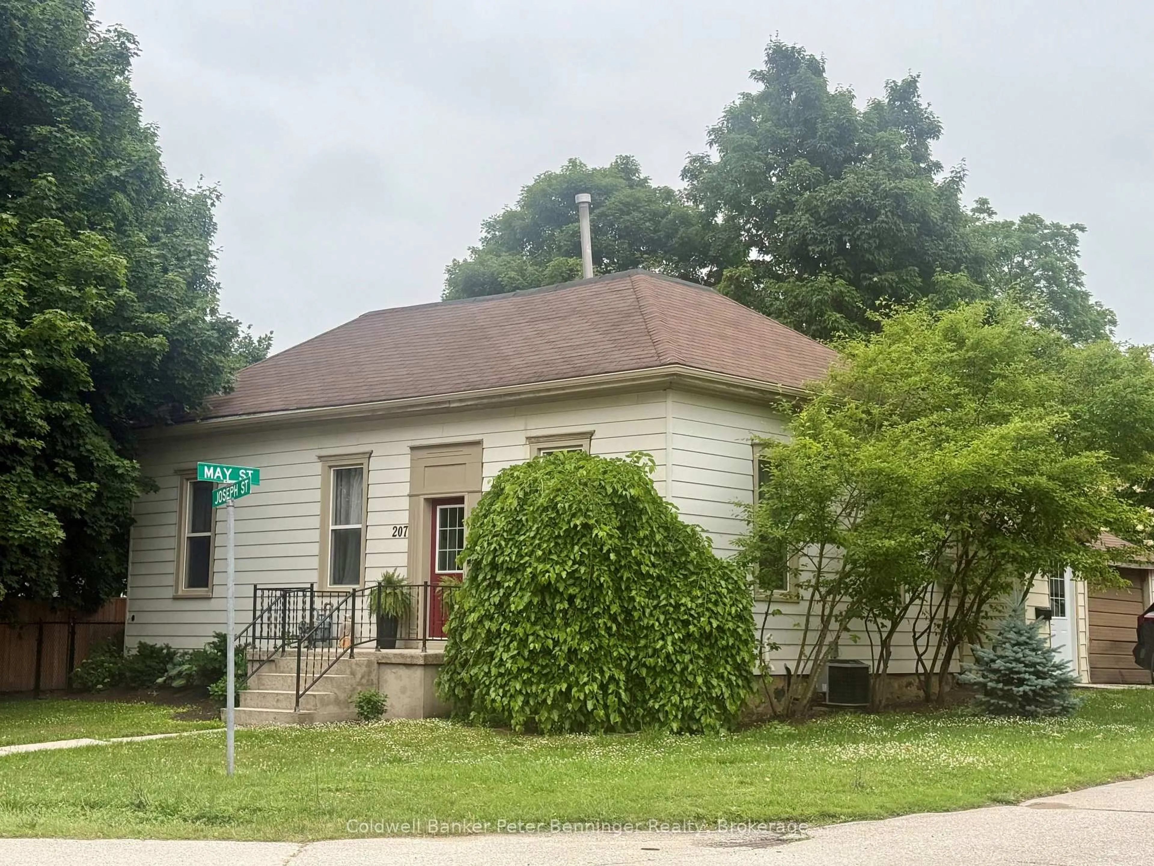 Unknown for 207 Joseph St, Brockton Ontario N0G 2V0