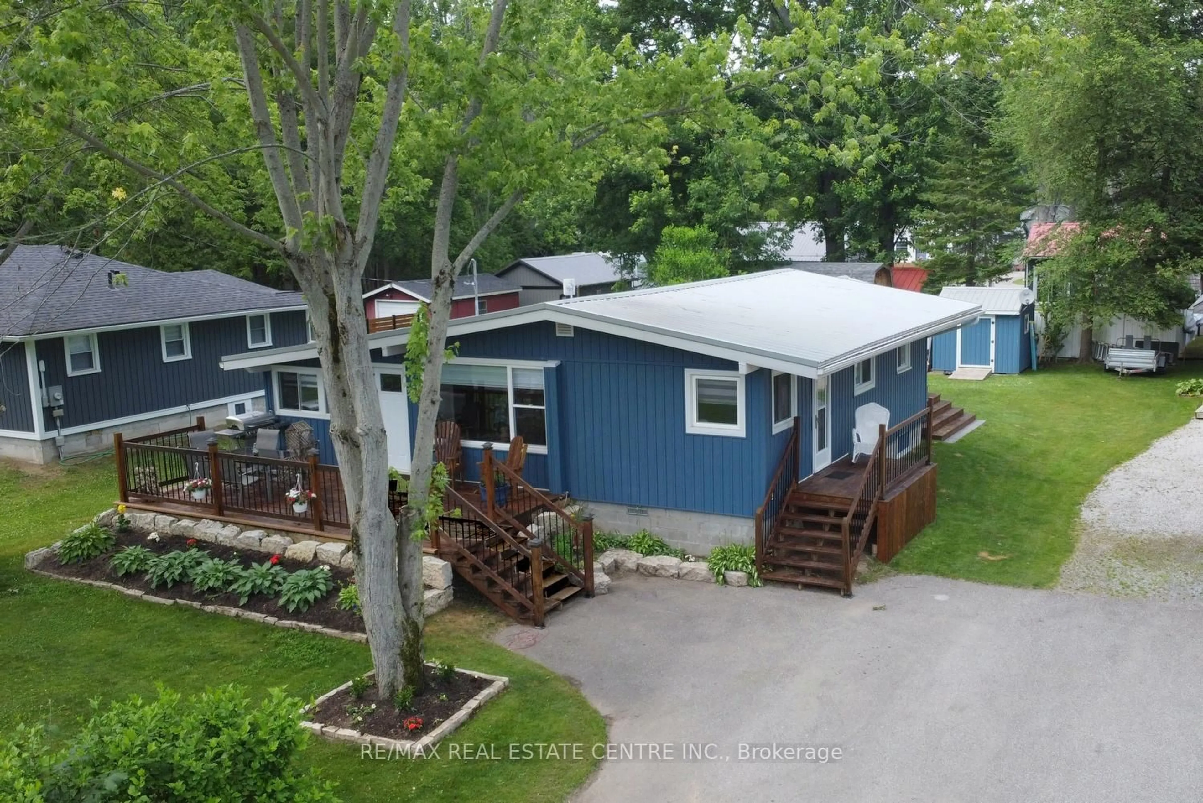 A pic from outside/outdoor area/front of a property/back of a property/a pic from drone, street for 5 Ralph St, Norfolk Ontario N0E 1T0