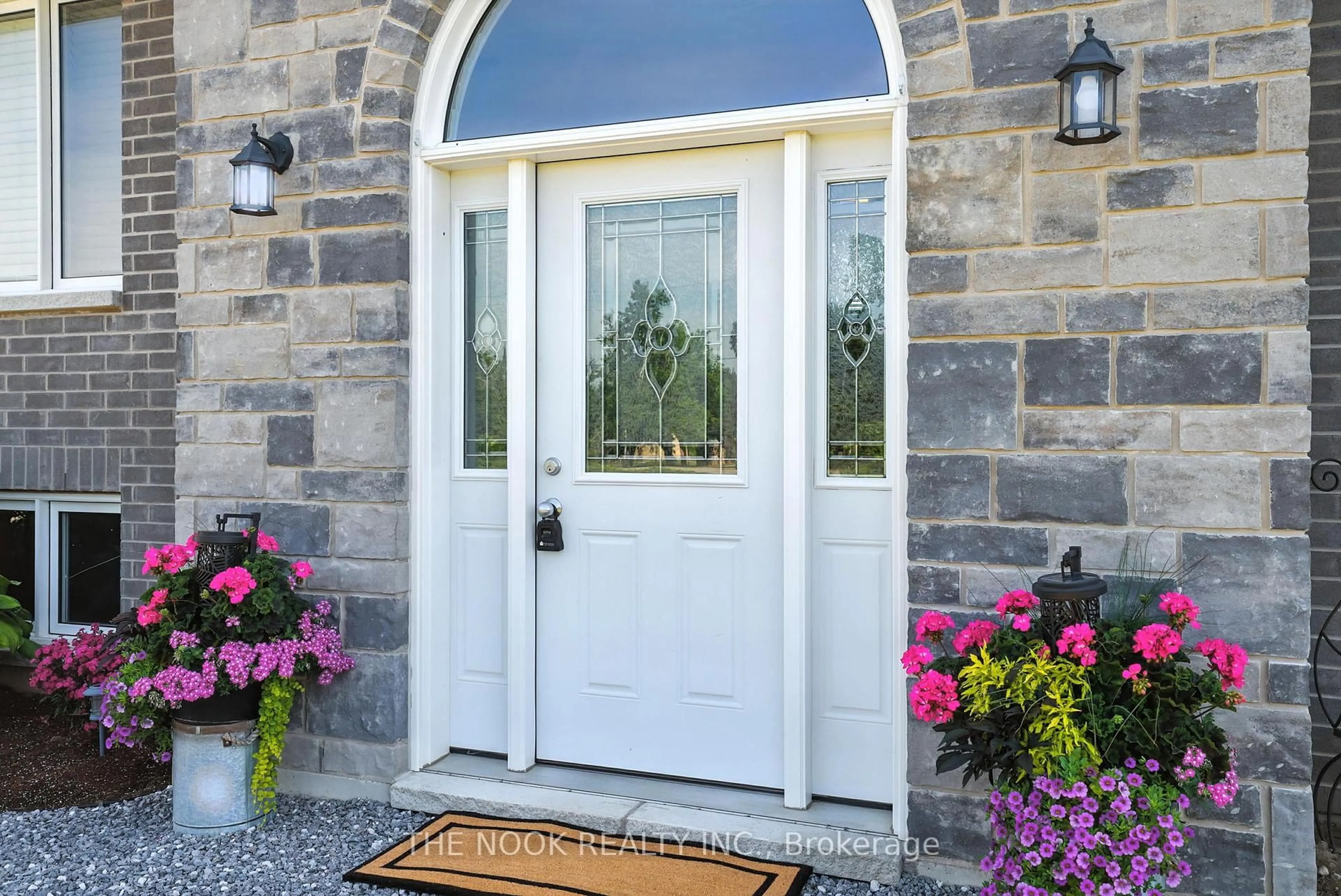 Indoor entryway for 174 VALENTIA Rd, Kawartha Lakes Ontario K0M 2C0