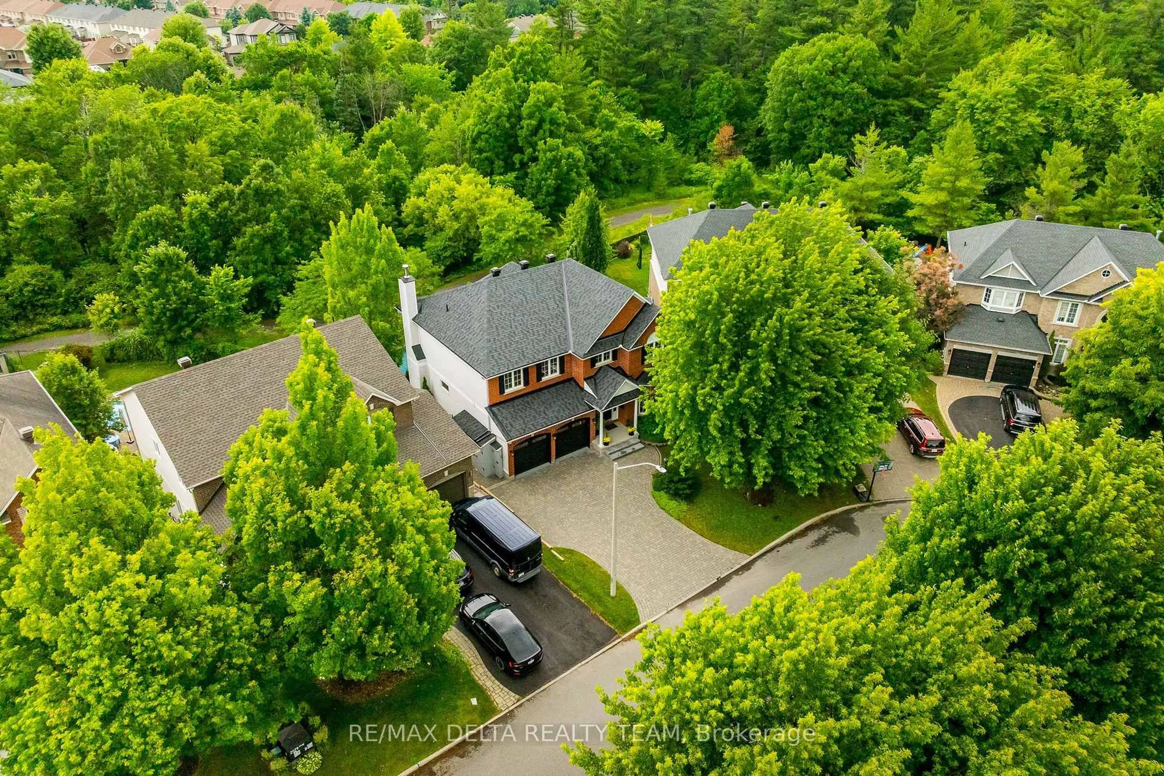 A pic from outside/outdoor area/front of a property/back of a property/a pic from drone, street for 1779 Heatherstone Cres, Ottawa Ontario K4A 4P3