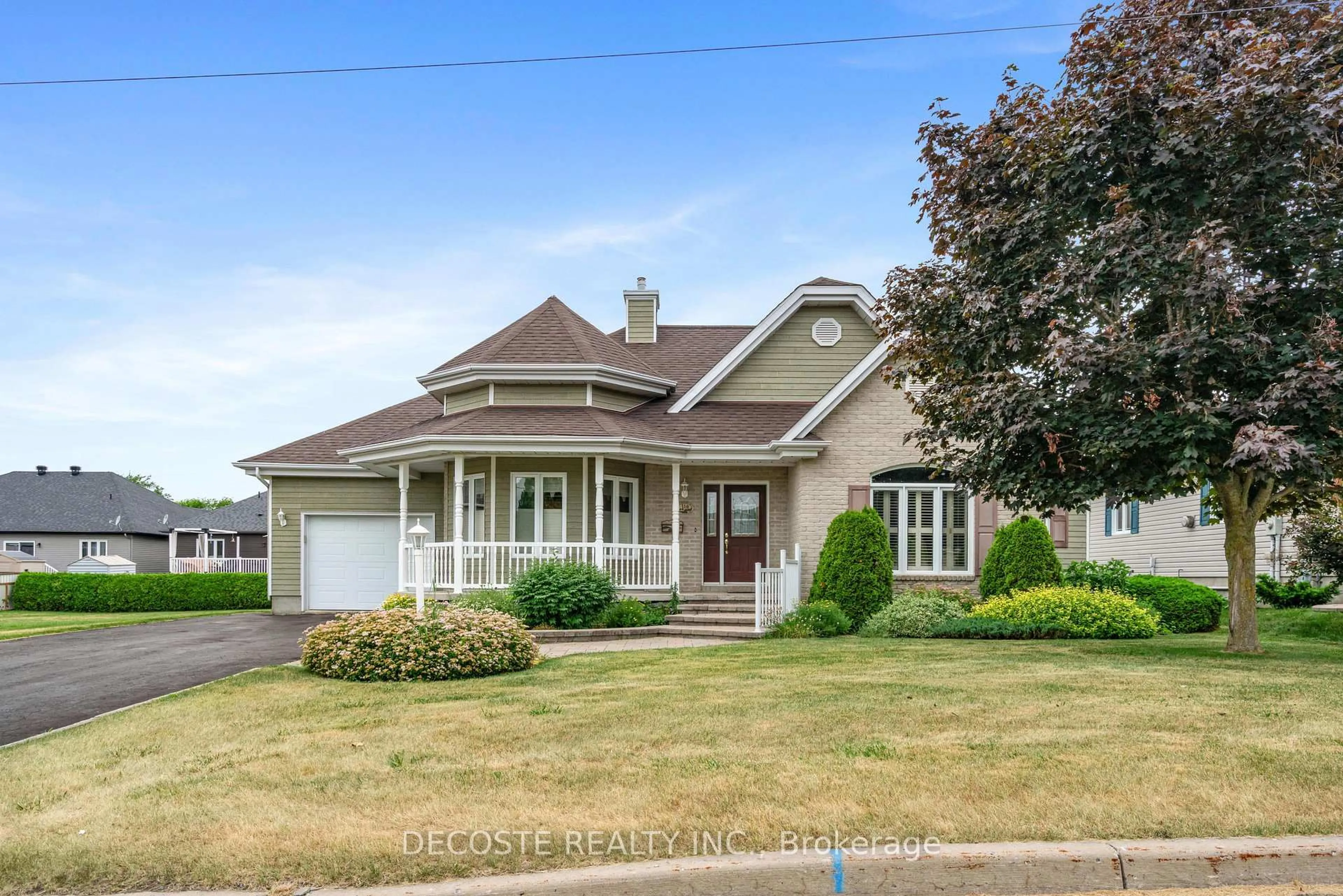 Home with vinyl exterior material, street for 119 St George St, North Glengarry Ontario K0C 1A0