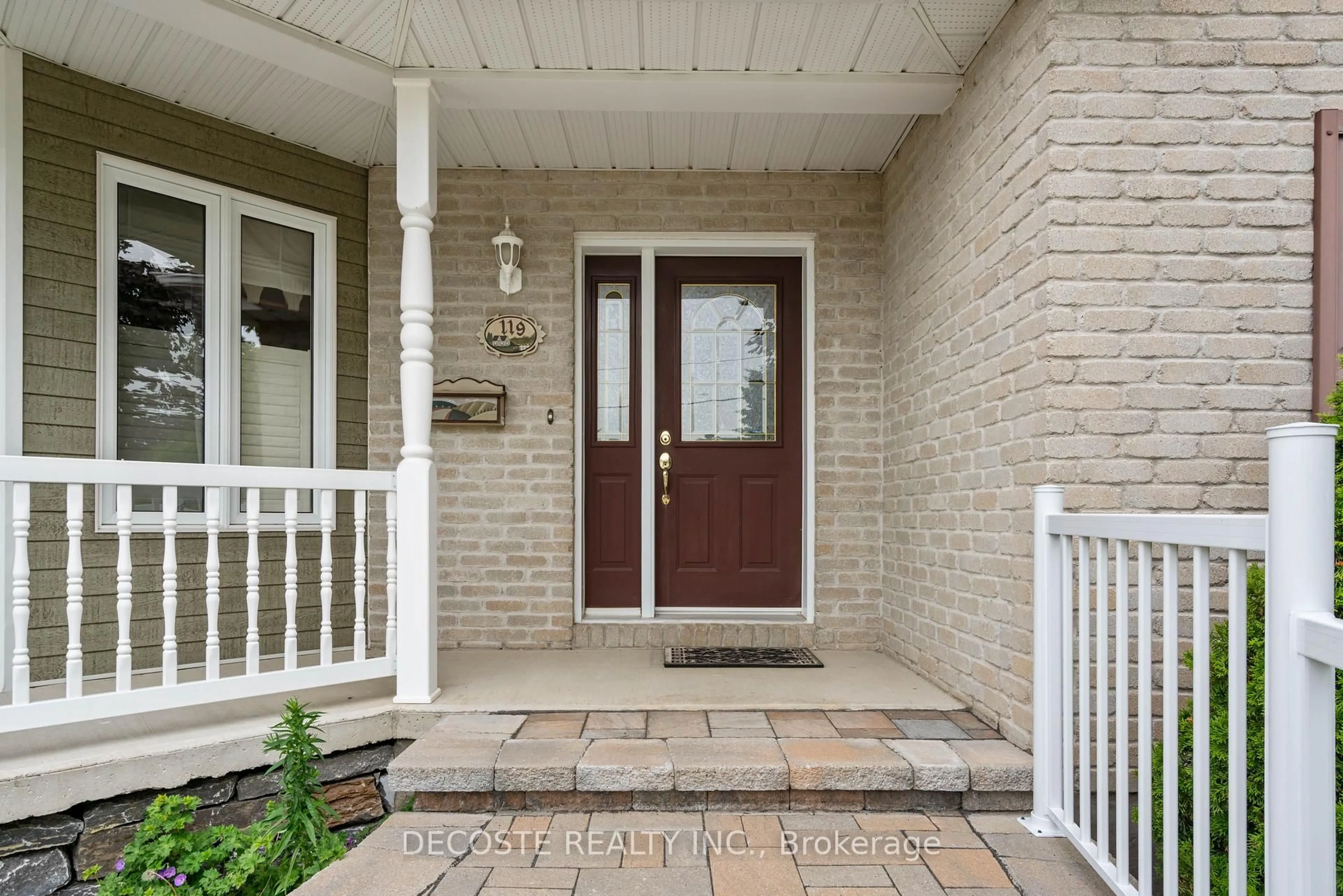 Indoor entryway for 119 St George St, North Glengarry Ontario K0C 1A0