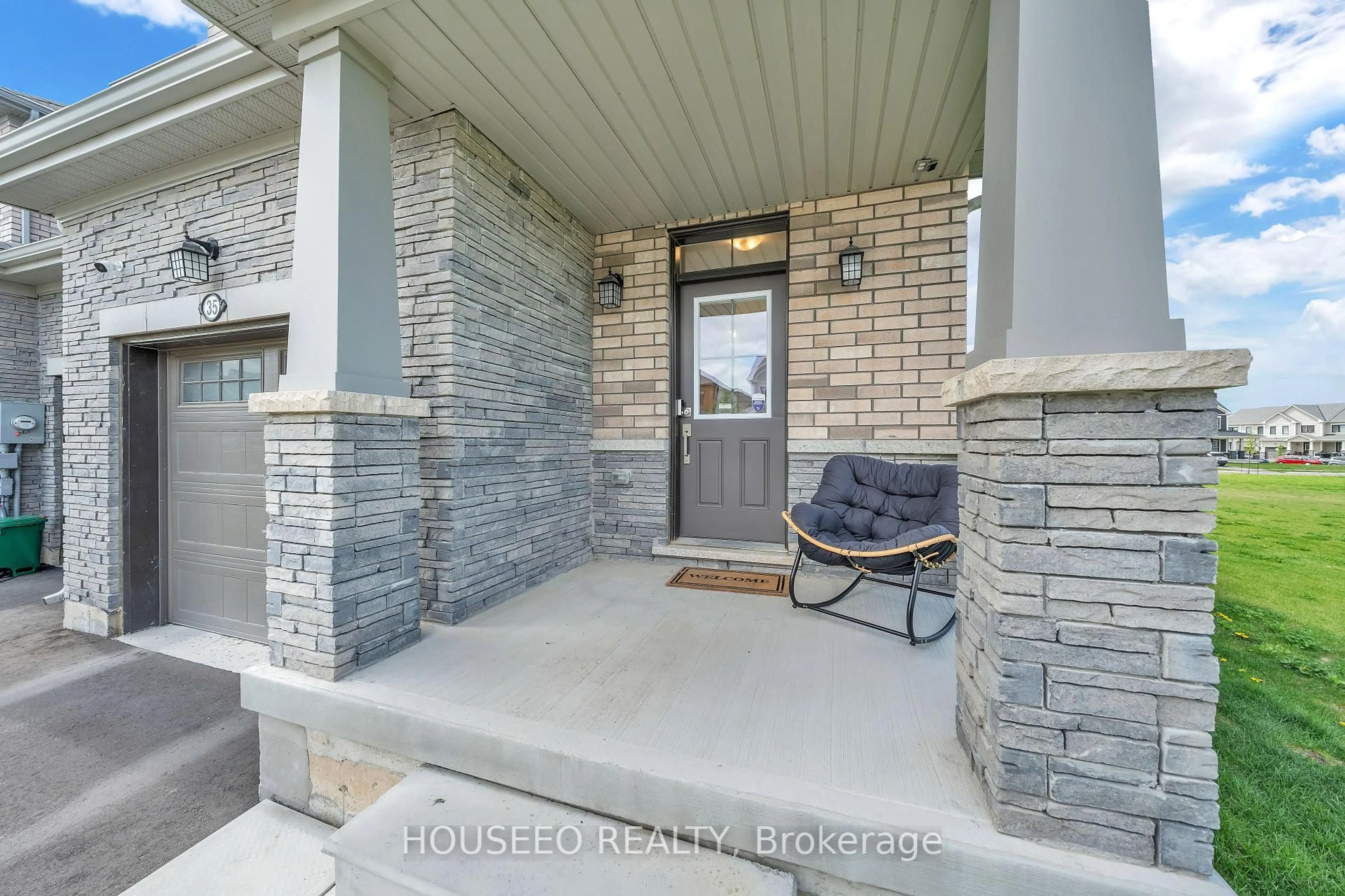 Indoor entryway for 35 CONCORD Dr, Thorold Ontario L2V 0K8
