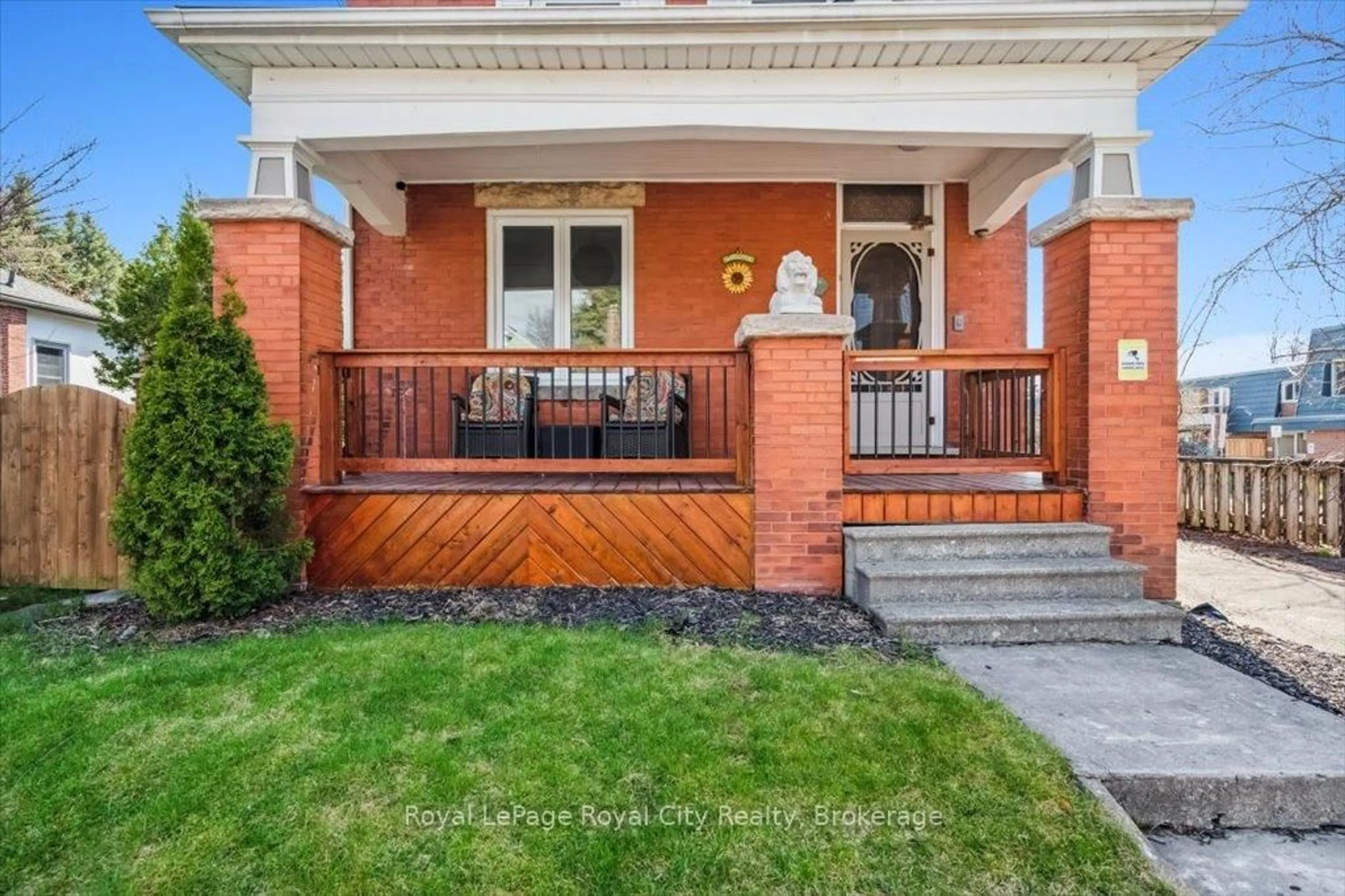 Home with brick exterior material, street for 572 Woolwich St, Guelph Ontario N1H 3Y2