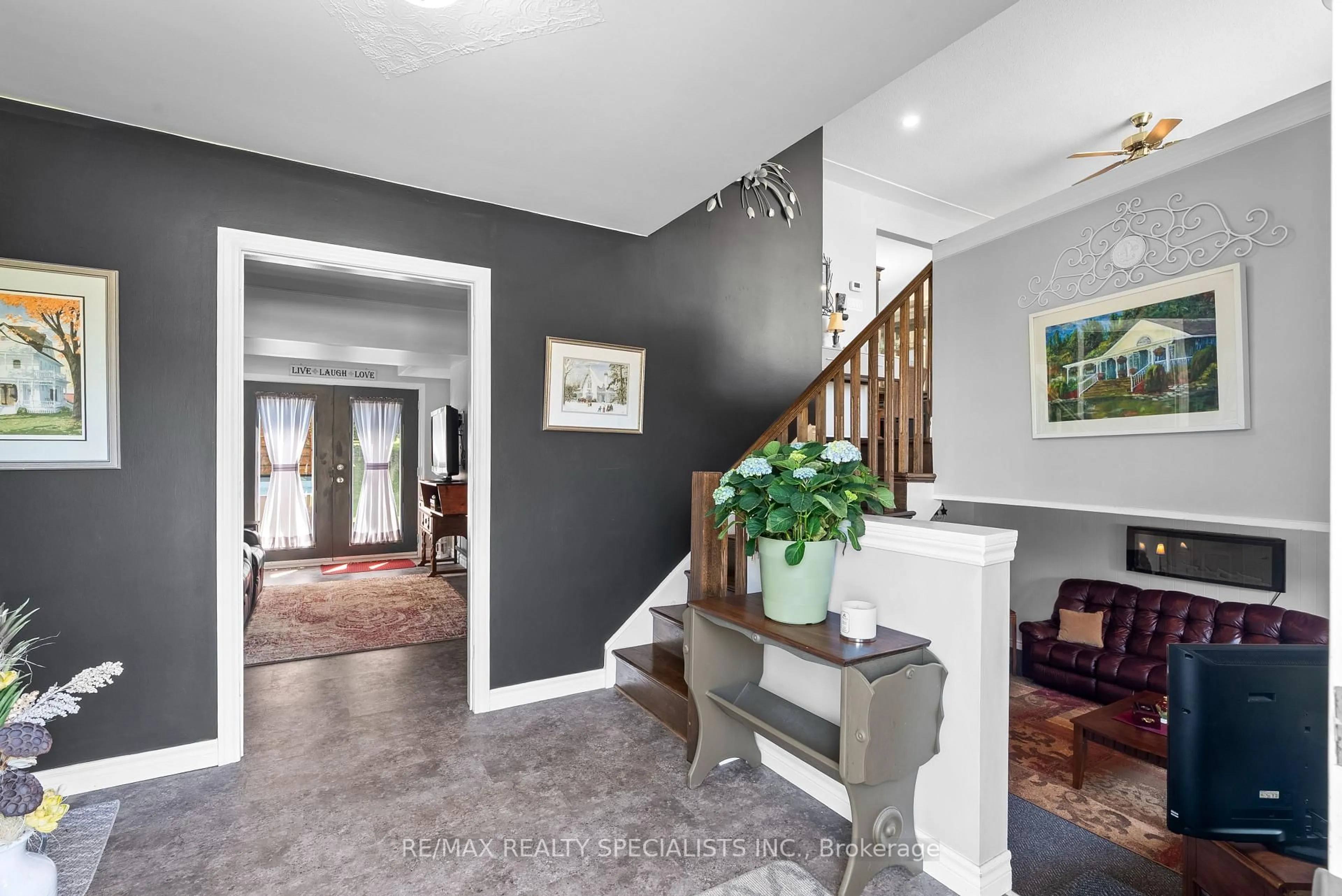 Indoor entryway for 205 Byeland Dr, Wellington North Ontario N0G 2L2